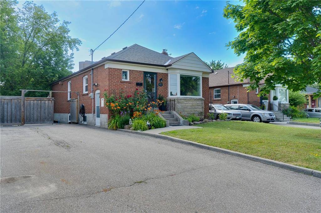 Toronto, ON M3L 1E7,45 MAYALL Avenue