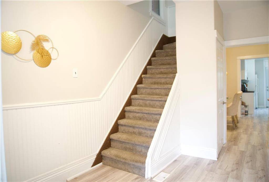 Hamilton, ON L8L 3H7,7 Cluny Avenue