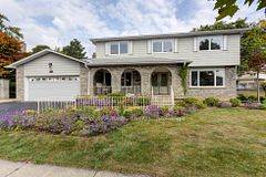 Burlington, ON L7P 4C1,2141 Cartier CRES