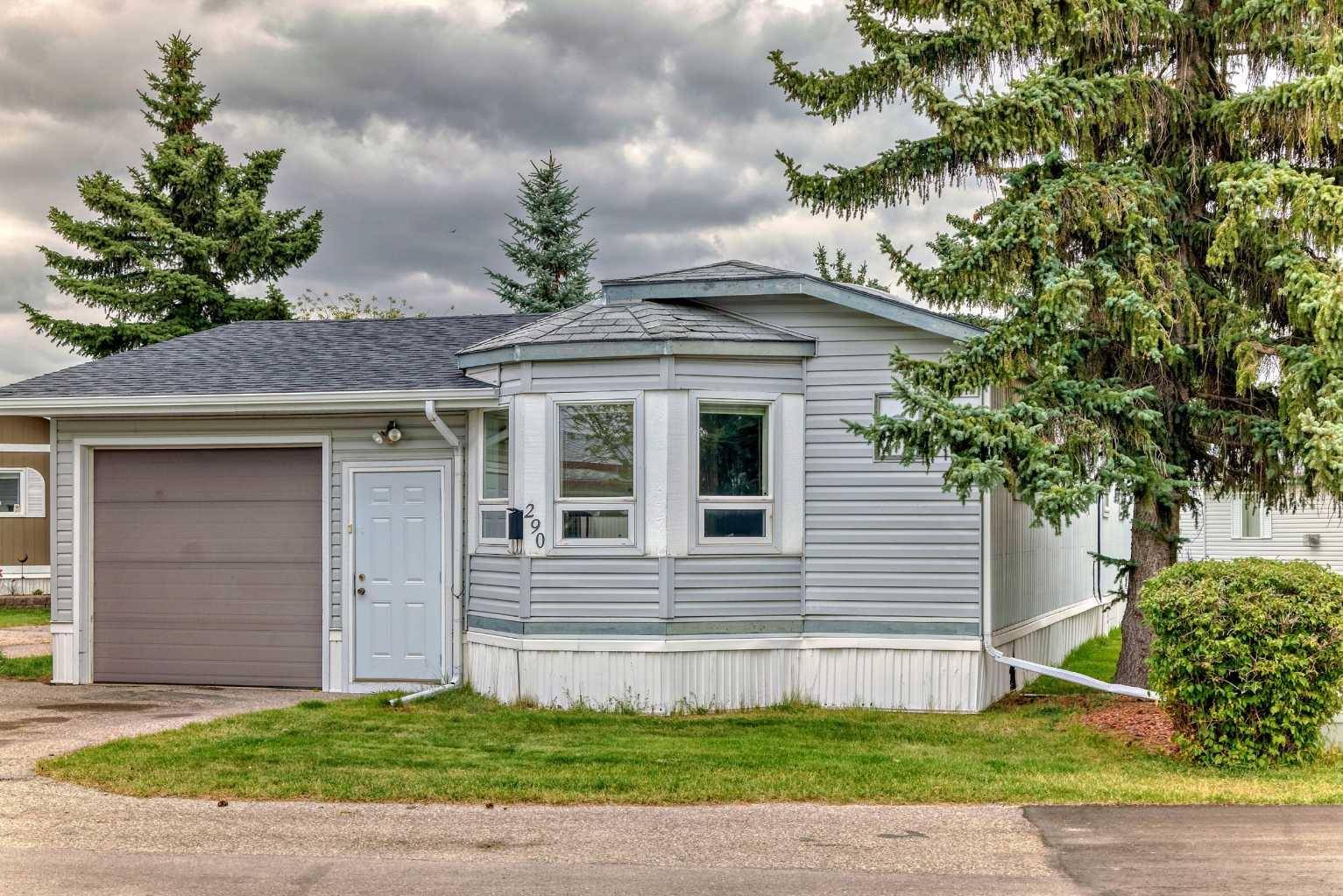 Calgary, AB T1Y 6K3,290 Burroughs CIR NE