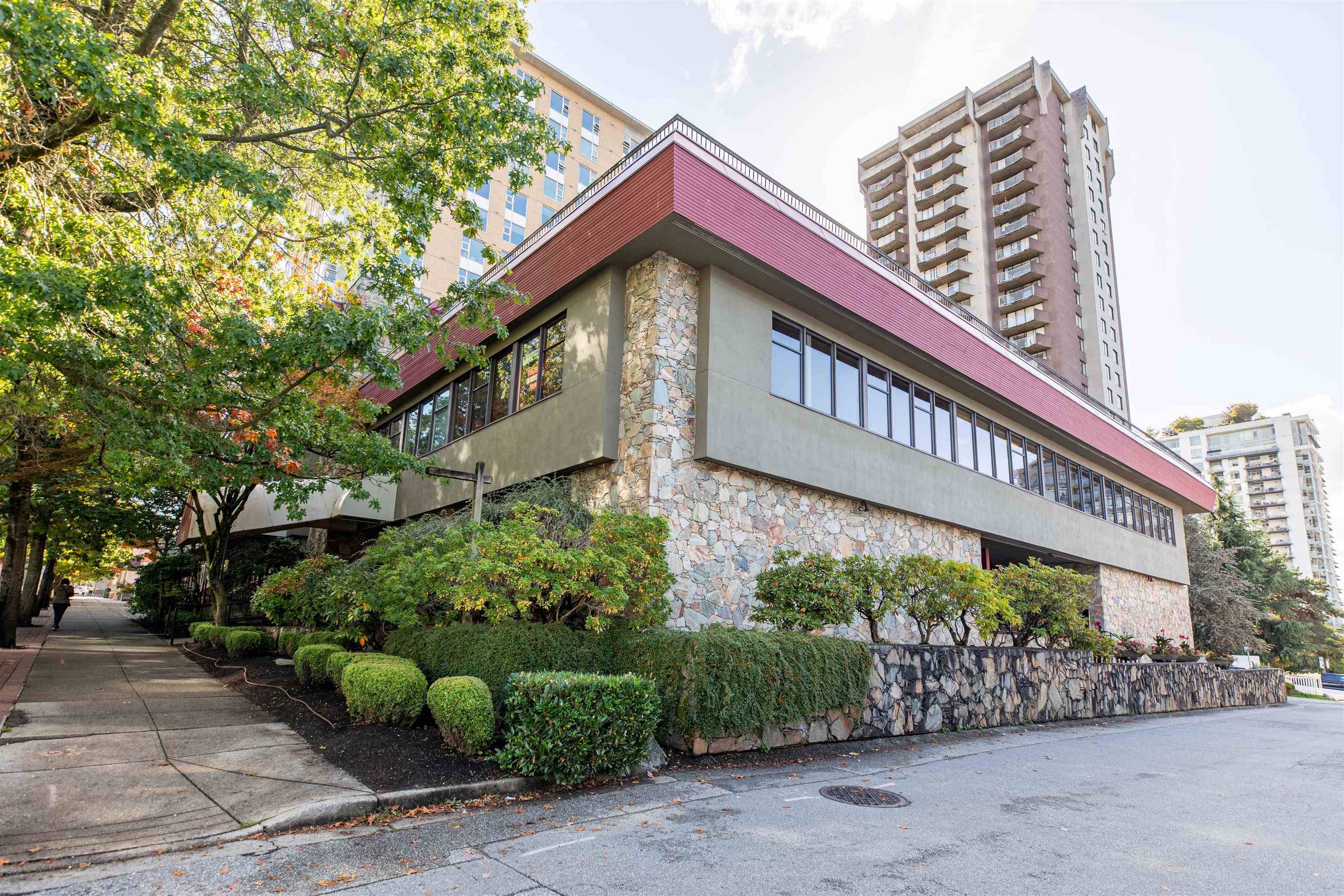 North Vancouver, BC V7M 1R9,214 145 W 15TH STREET