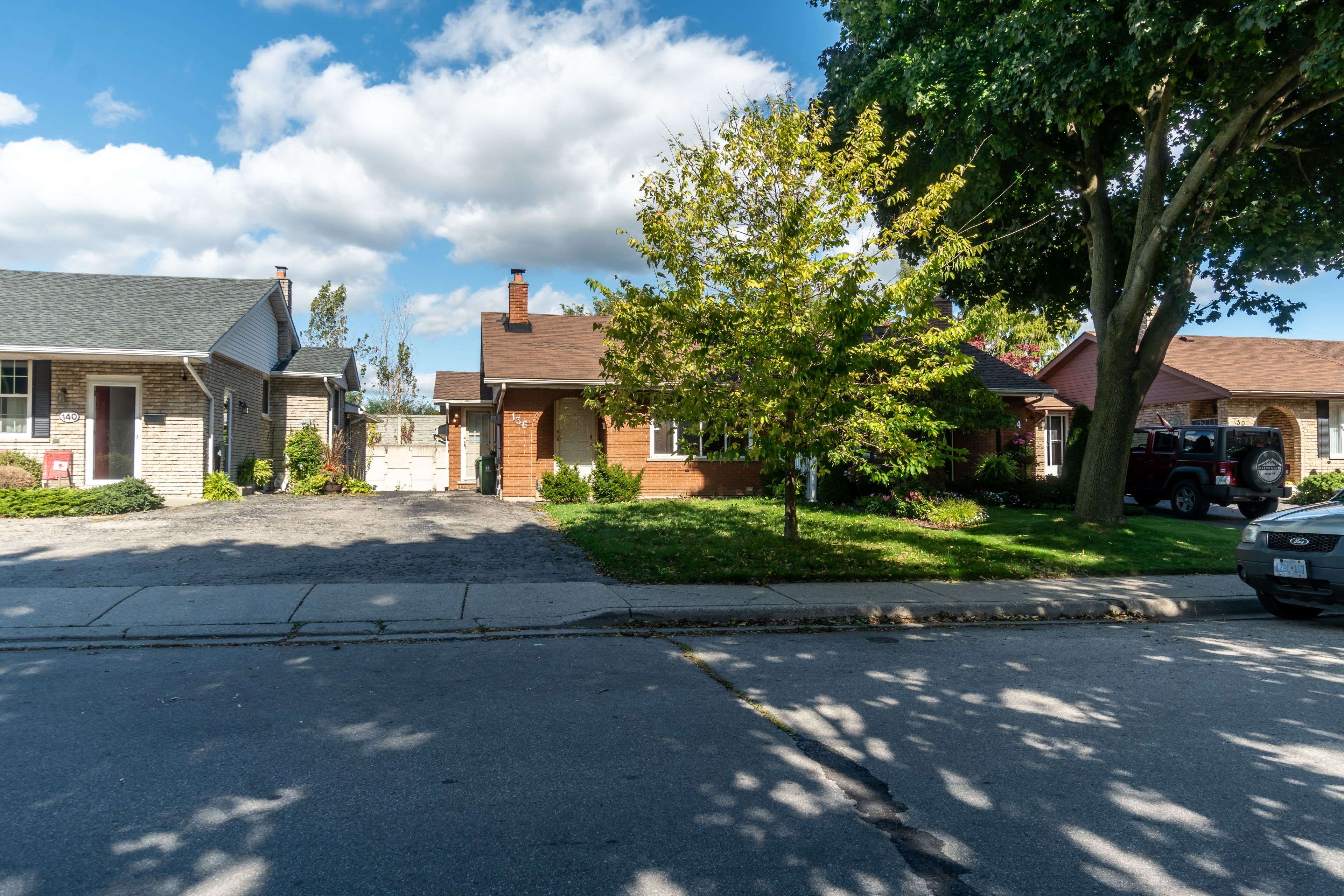 Hamilton, ON L9C 6S5,136 Guildwood DR