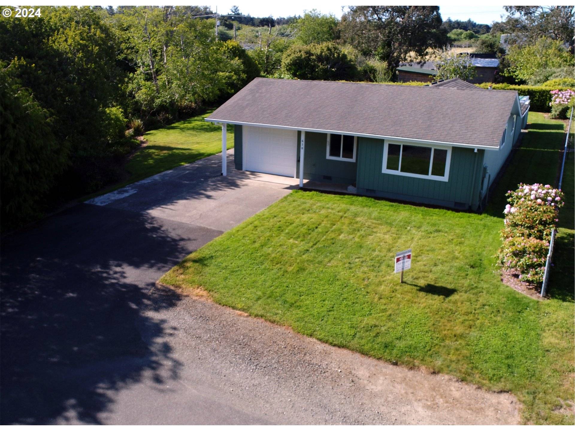 Bandon, OR 97411,610 10TH ST SE