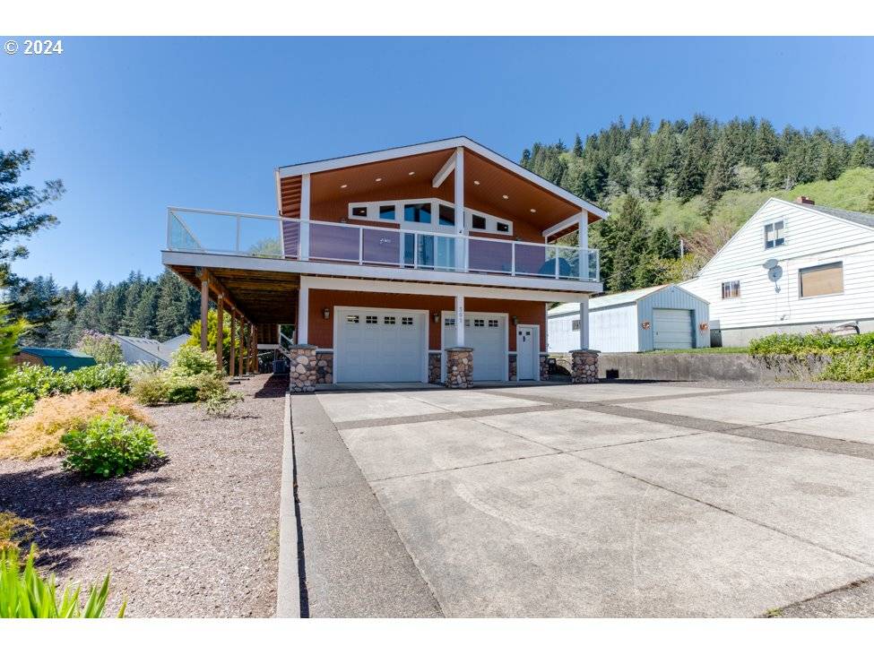 Garibaldi, OR 97118,303 8TH ST