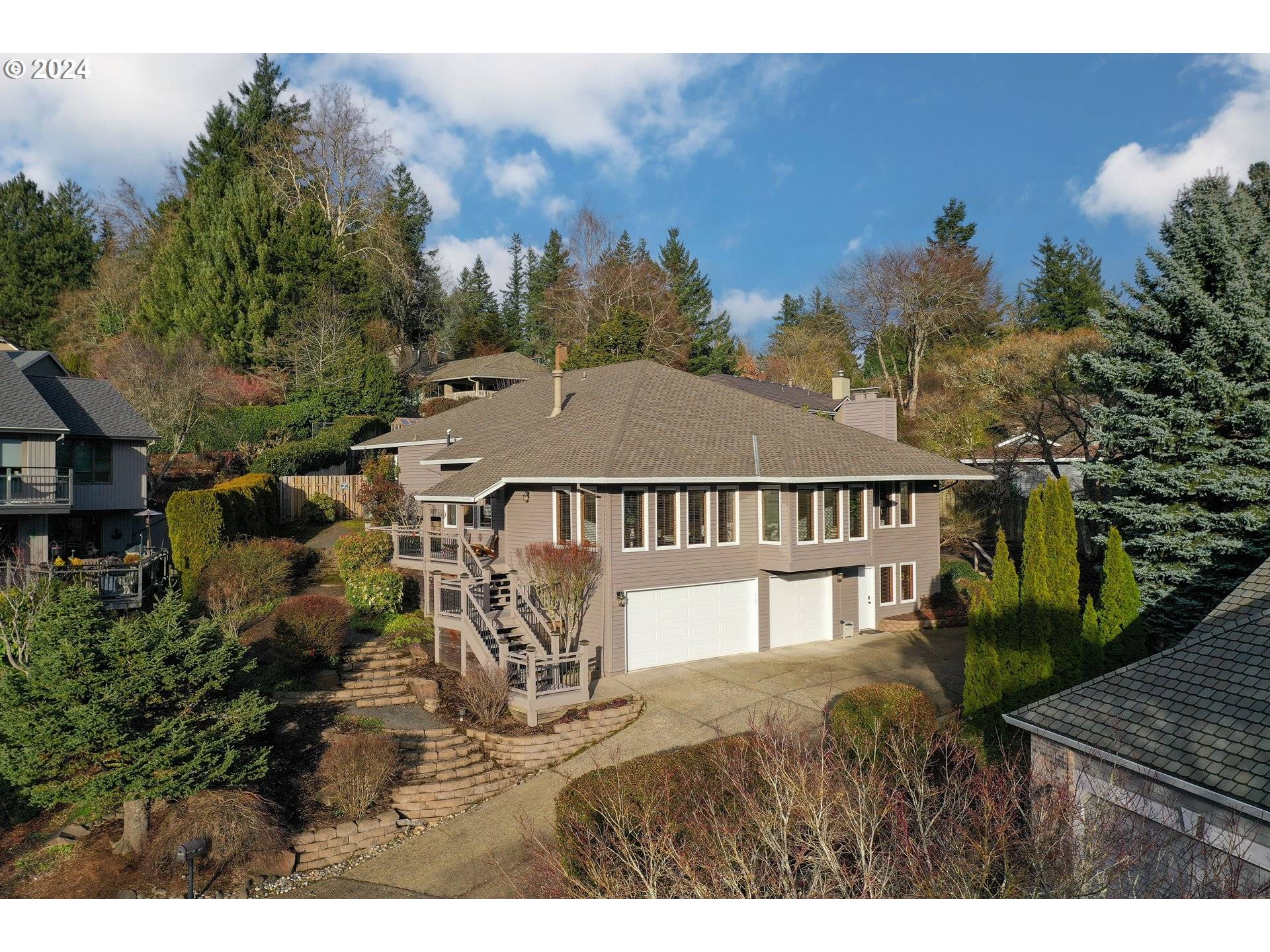 Lake Oswego, OR 97035,4079 COLTSFOOT LN