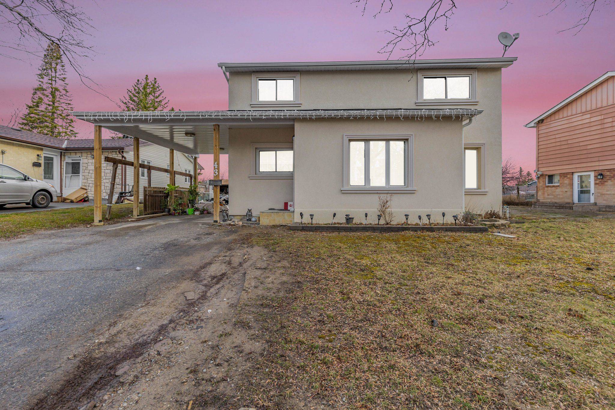 Toronto E11, ON M1B 1N5,43 Tillbrook CT