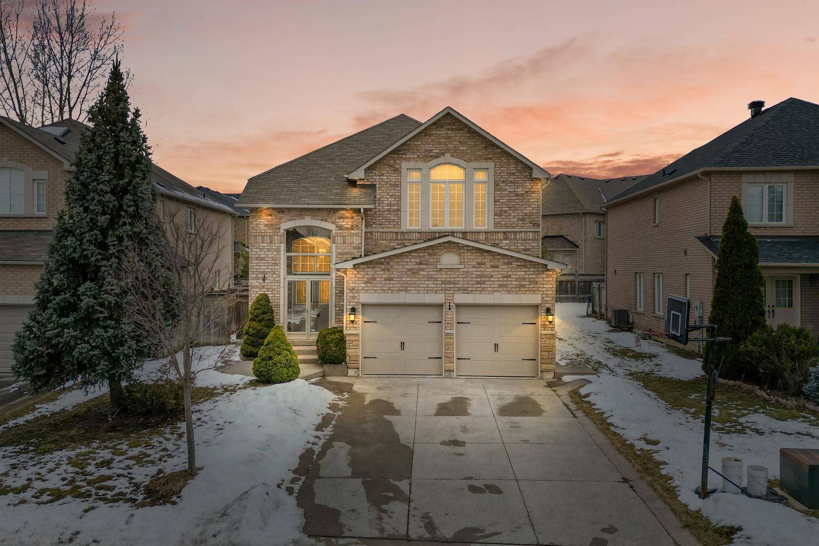 Richmond Hill, ON L4C 0M1,12 Brookgreene CRES