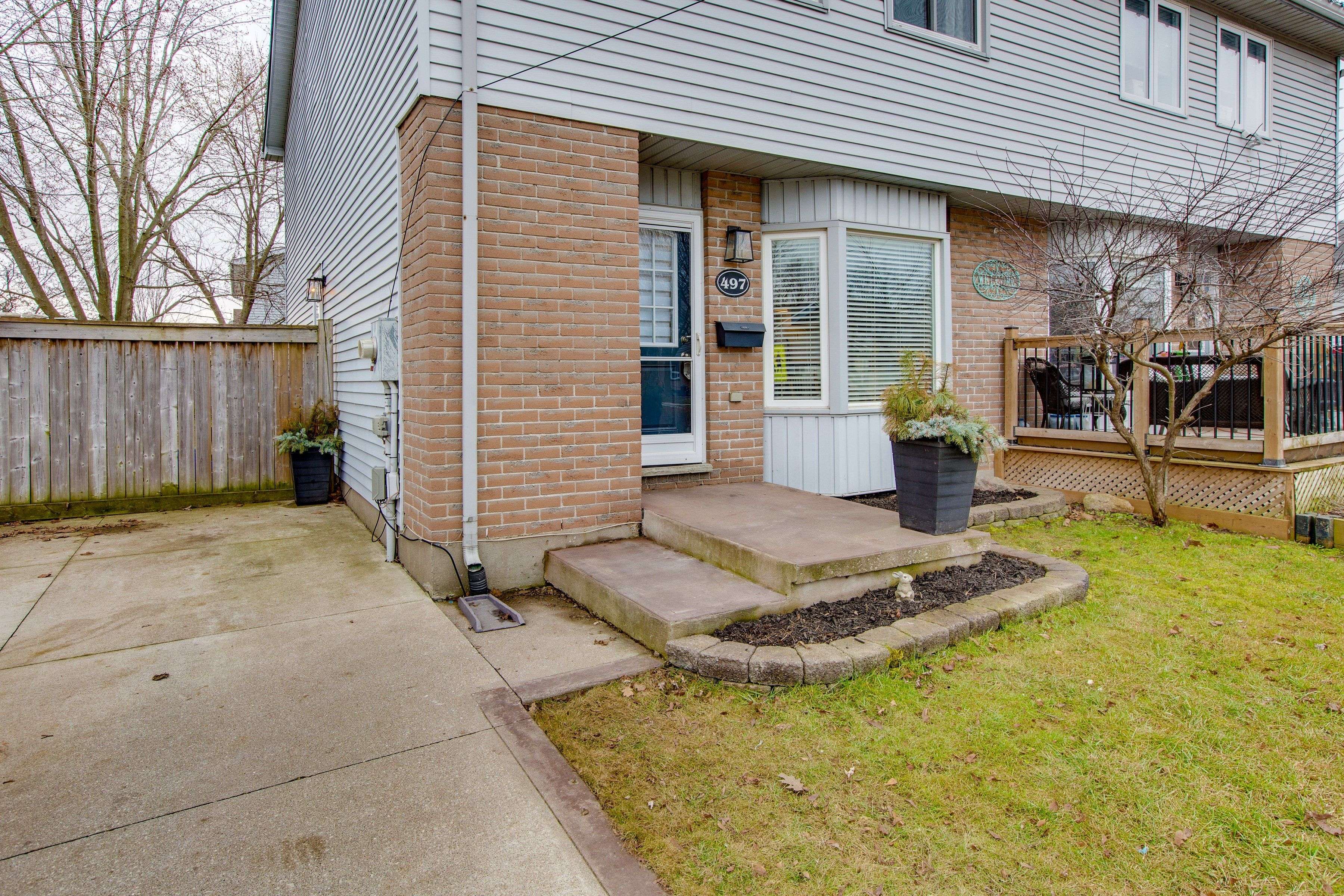 London, ON N5V 4H9,497 Admiral DR