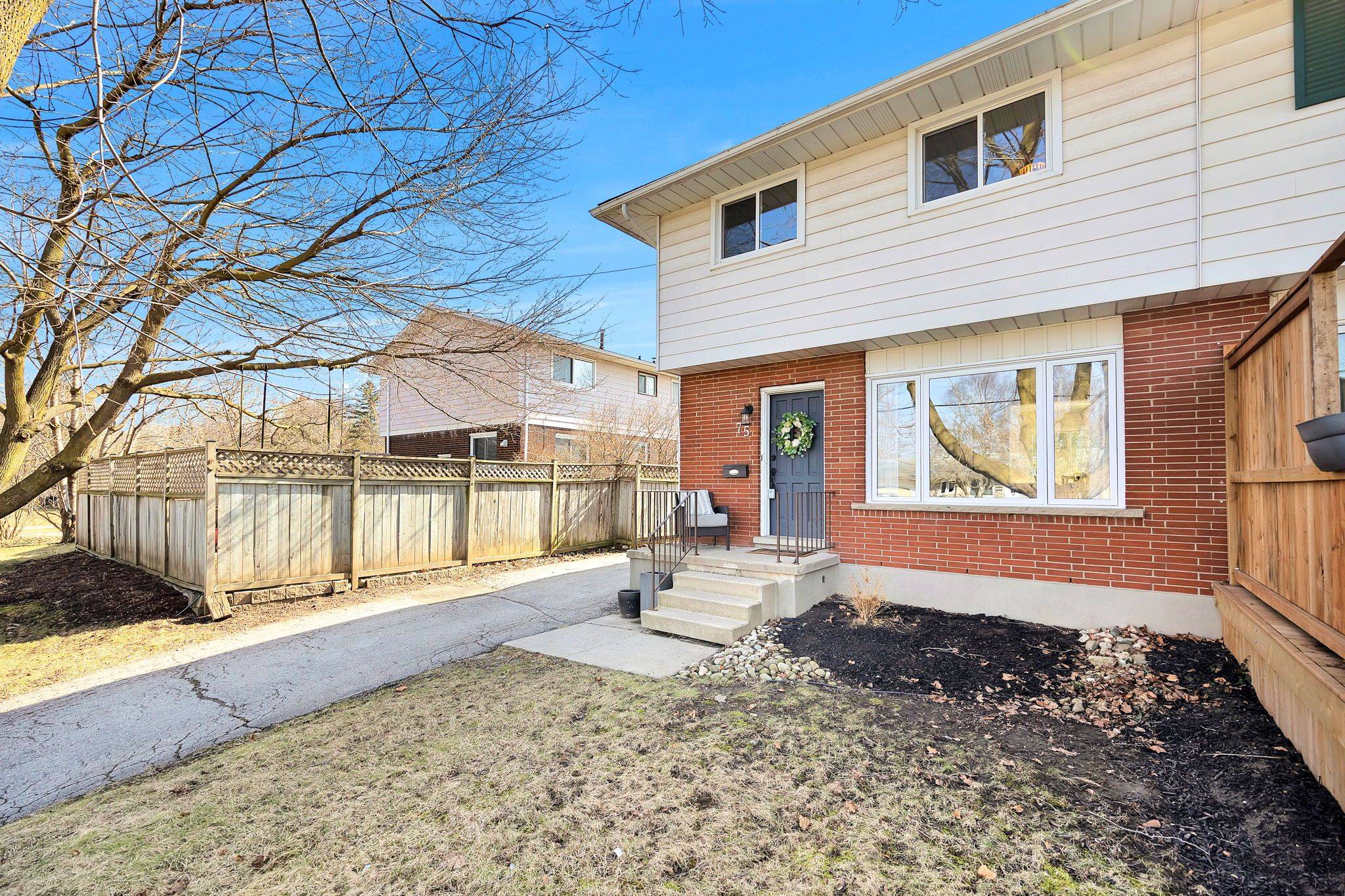 Woolwich, ON N3B 1C2,75 Oriole Pkwy W