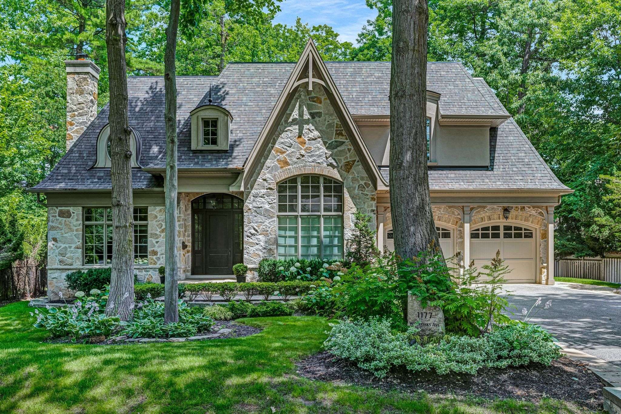 Mississauga, ON L5J 3B6,1177 Whiteoaks AVE