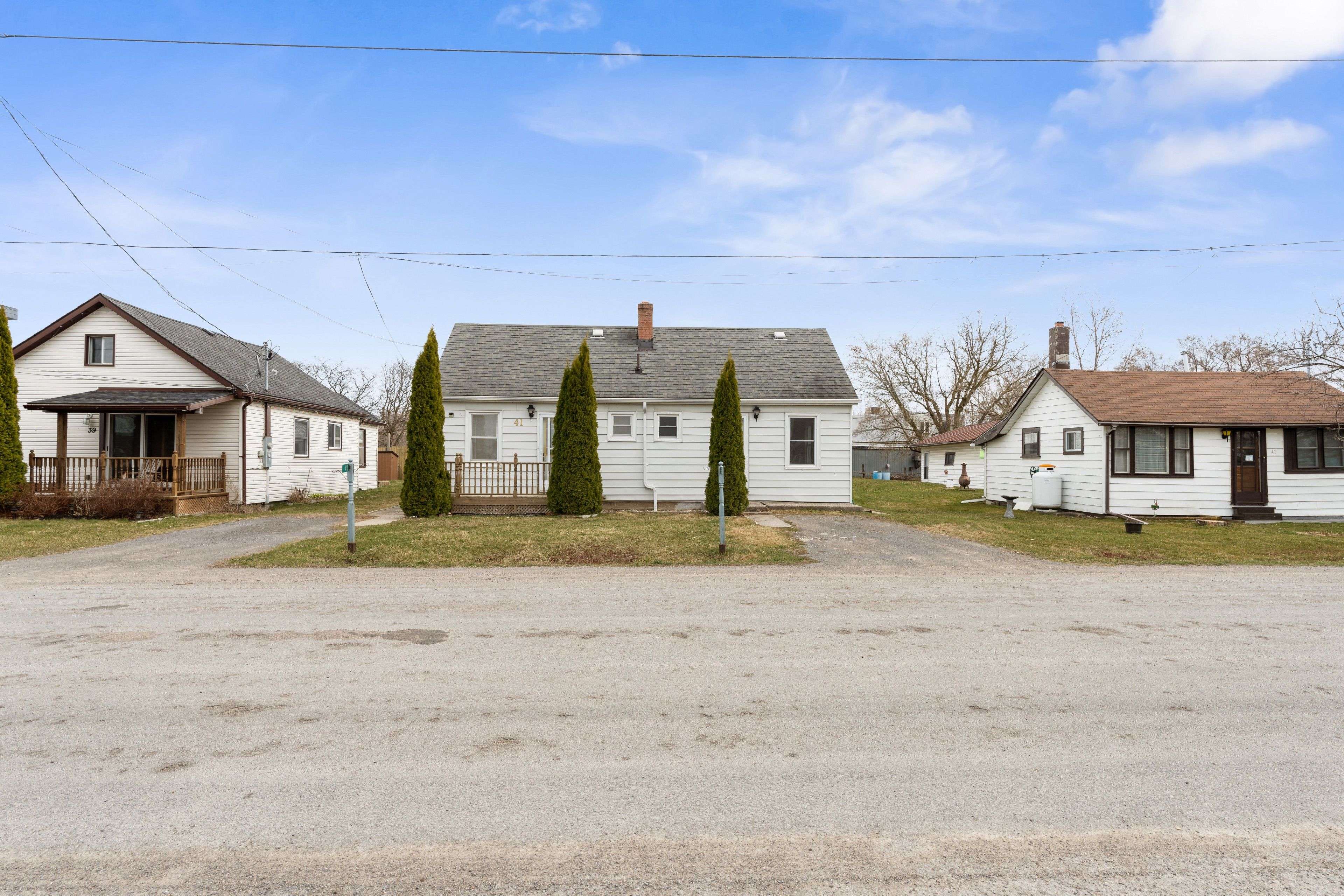 Prince Edward County, ON K8N 4Z1,45 Ridley ST