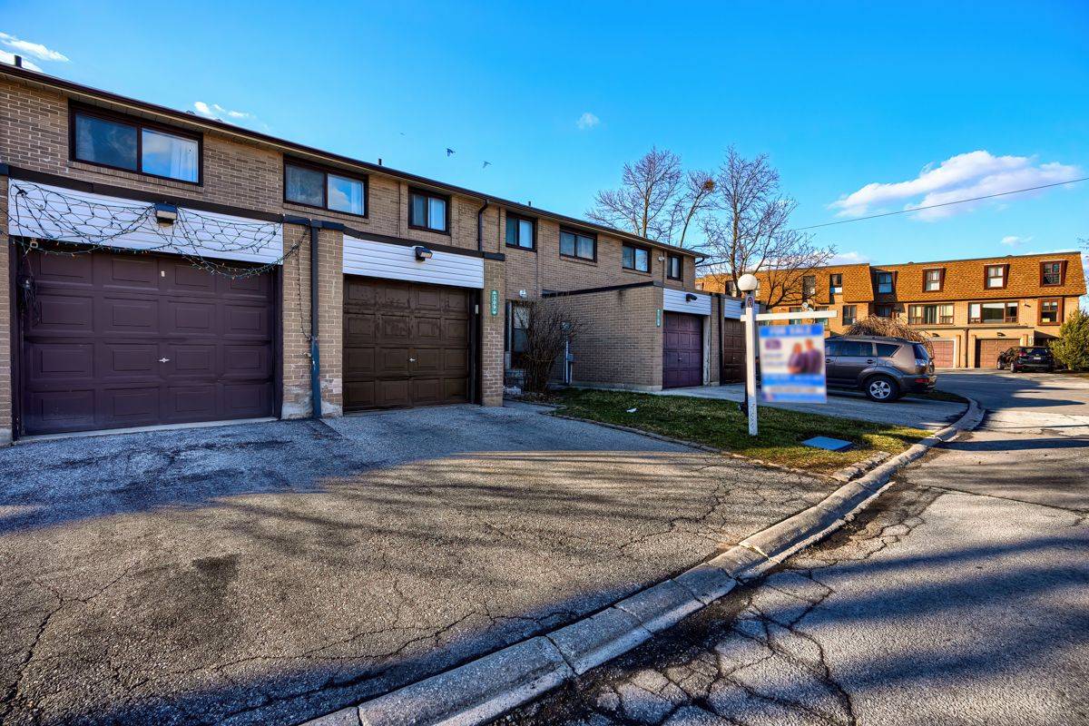 Brampton, ON L6T 2E7,309 Fleetwood CRES