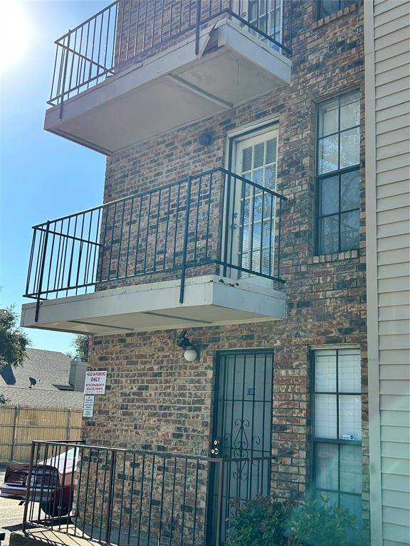 Dallas, TX 75243,9520 Royal Lane #206