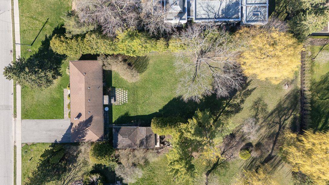 Richmond Hill, ON L4C 6Y2,90 Westwood LN