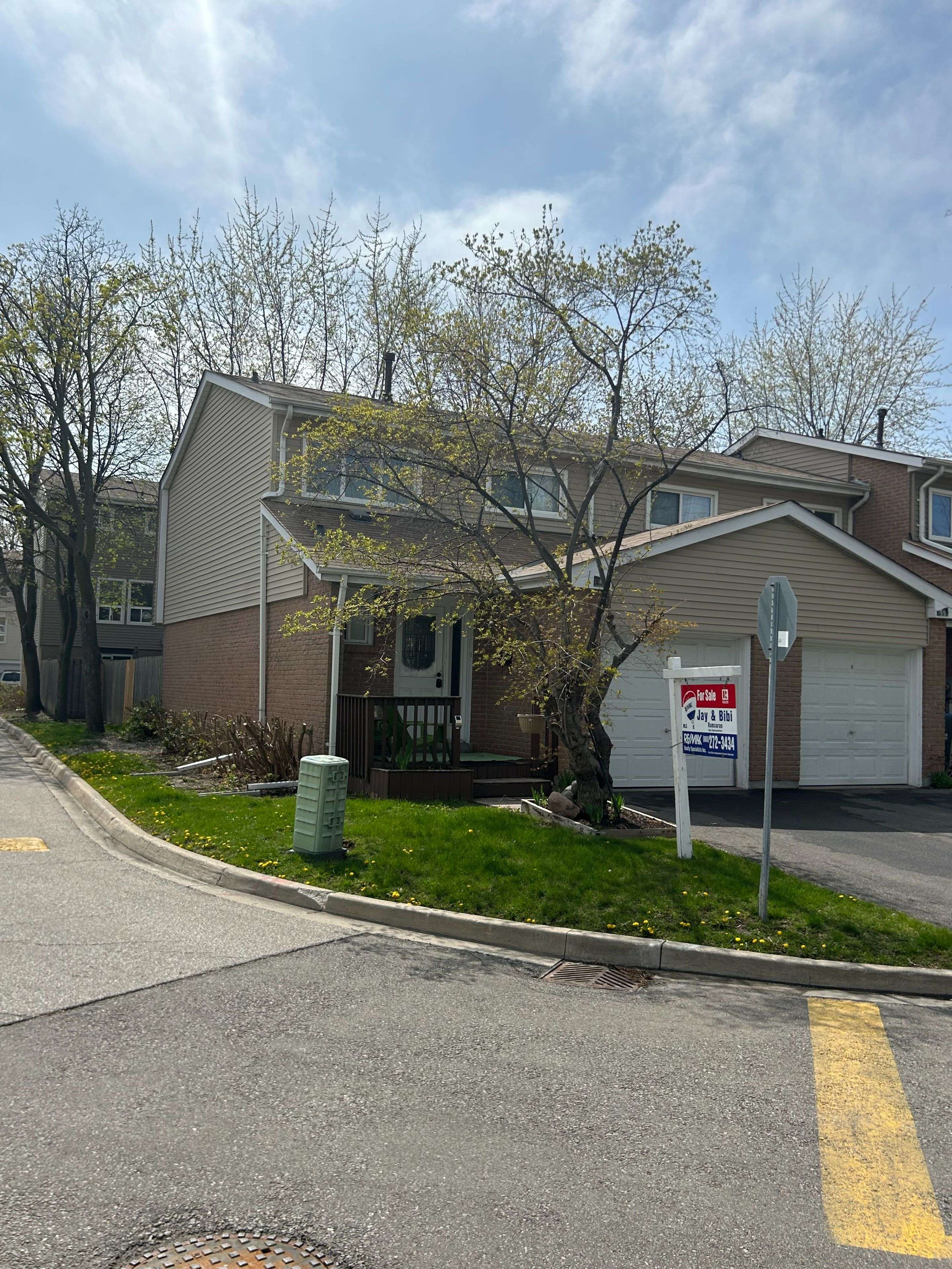 Brampton, ON L6T 4C9,60 Enmount DR