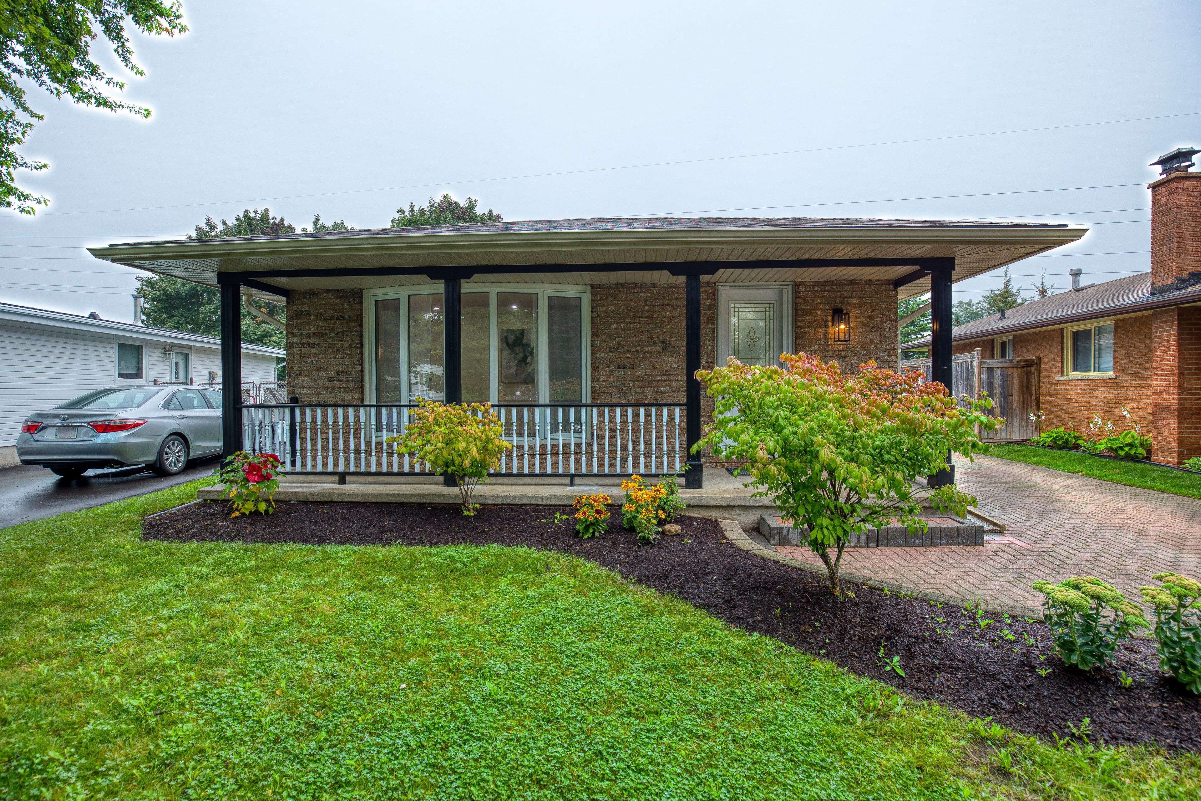 Kitchener, ON N2E 1M7,182 Selkirk DR