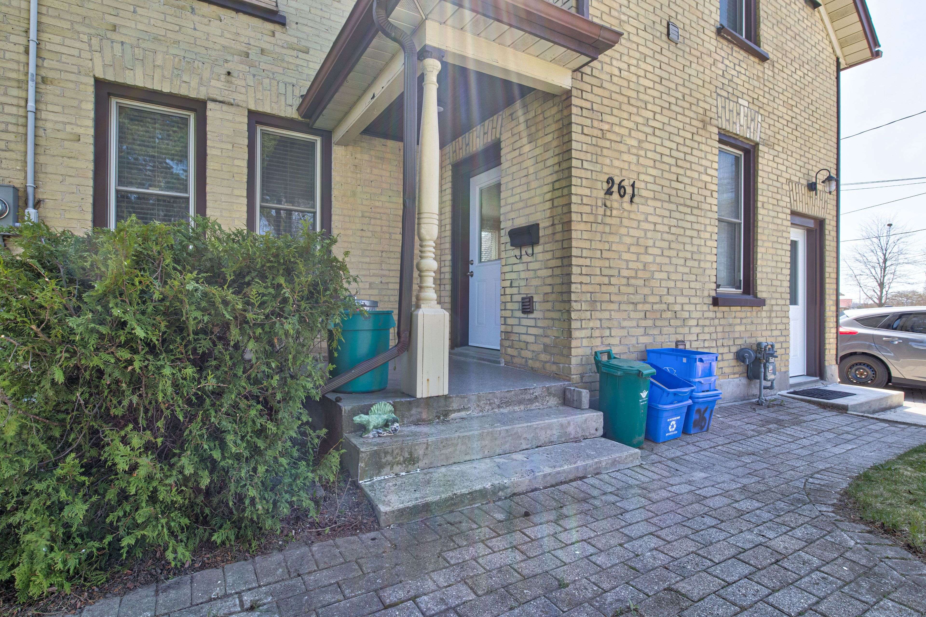 Kitchener, ON N2G 3G1,261 Dixon ST