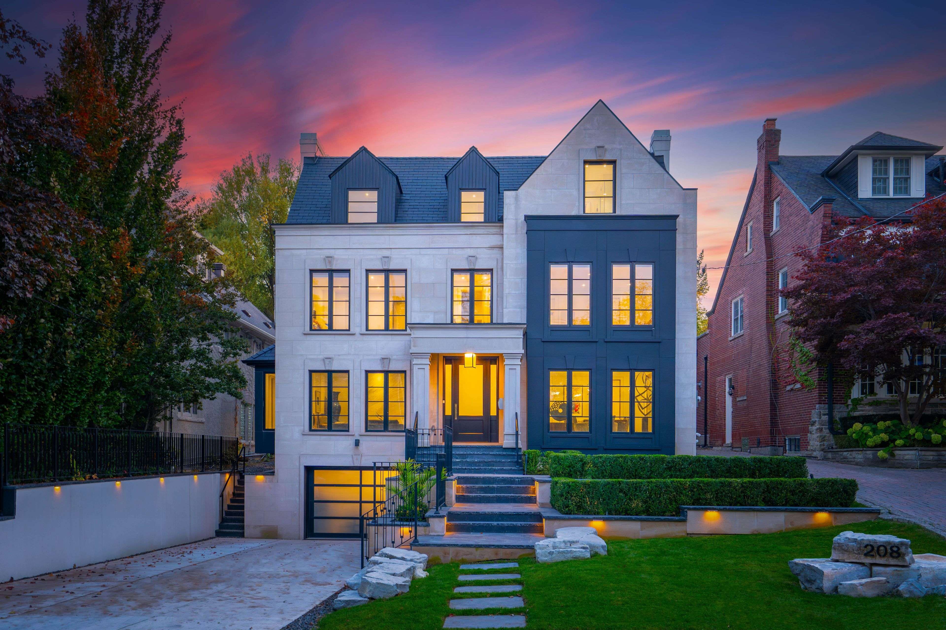 Toronto C03, ON M5P 2P2,208 Dunvegan RD