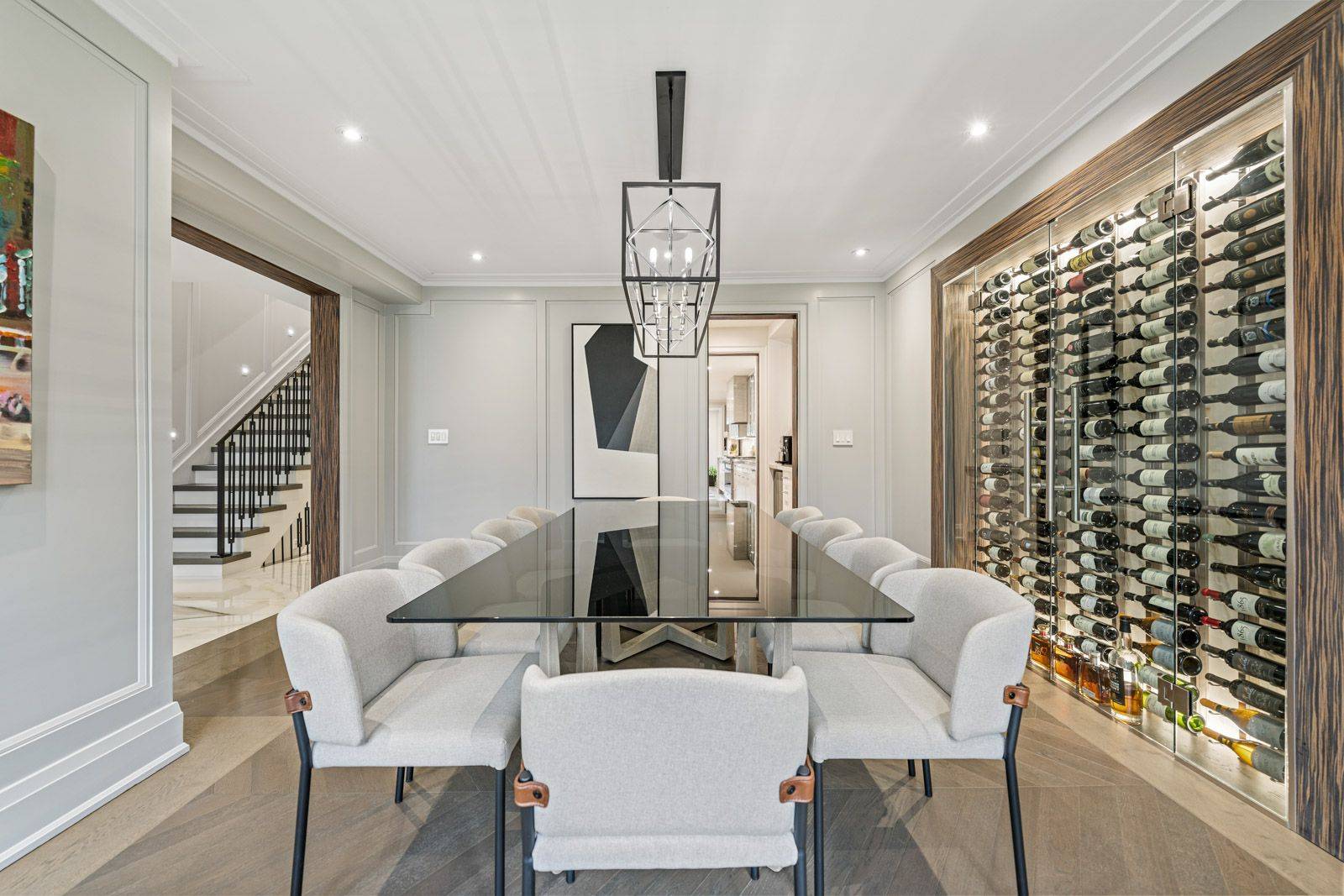 Toronto C03, ON M5P 2P2,208 Dunvegan RD