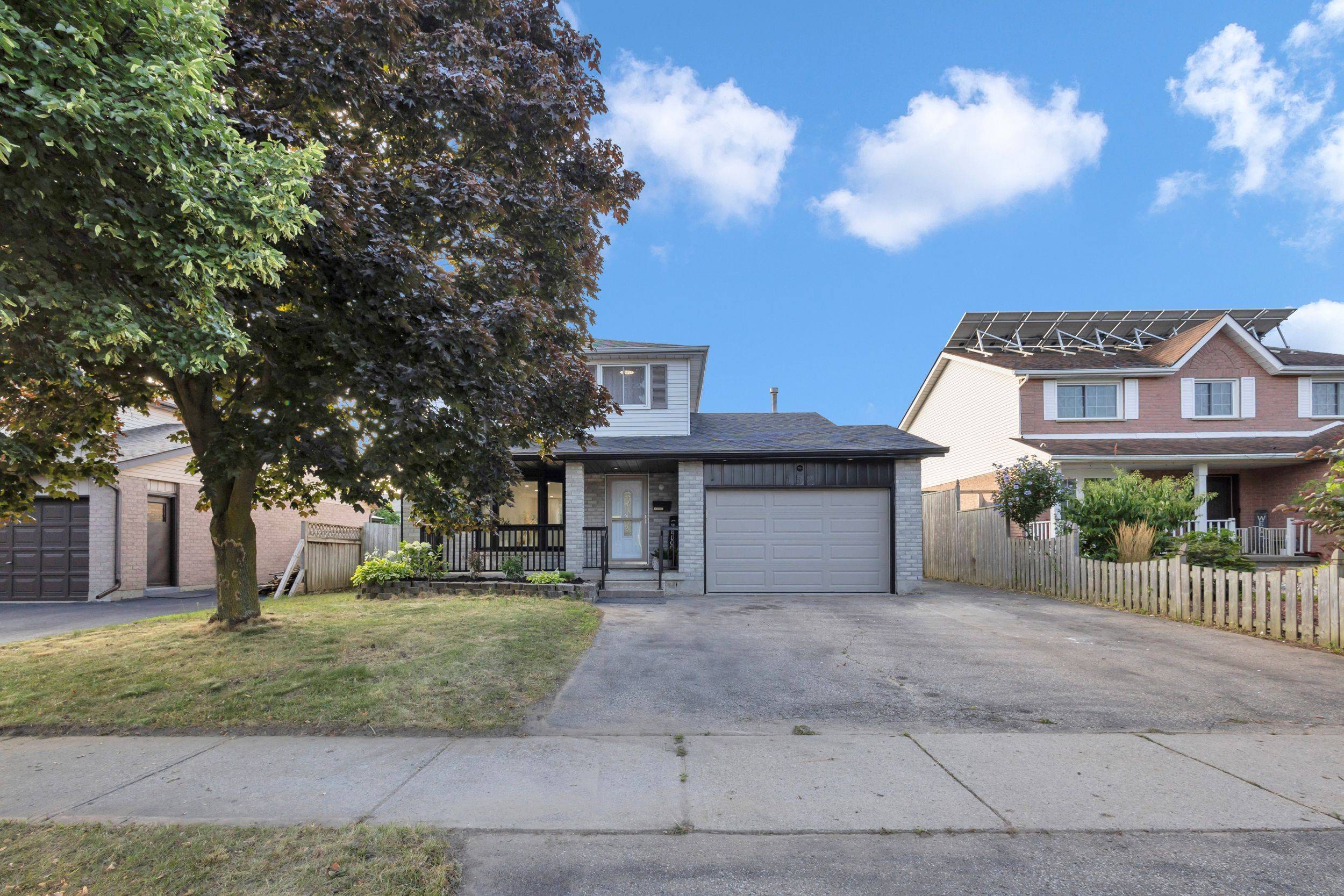 Kitchener, ON N2E 3B8,152 Erinbrook DR