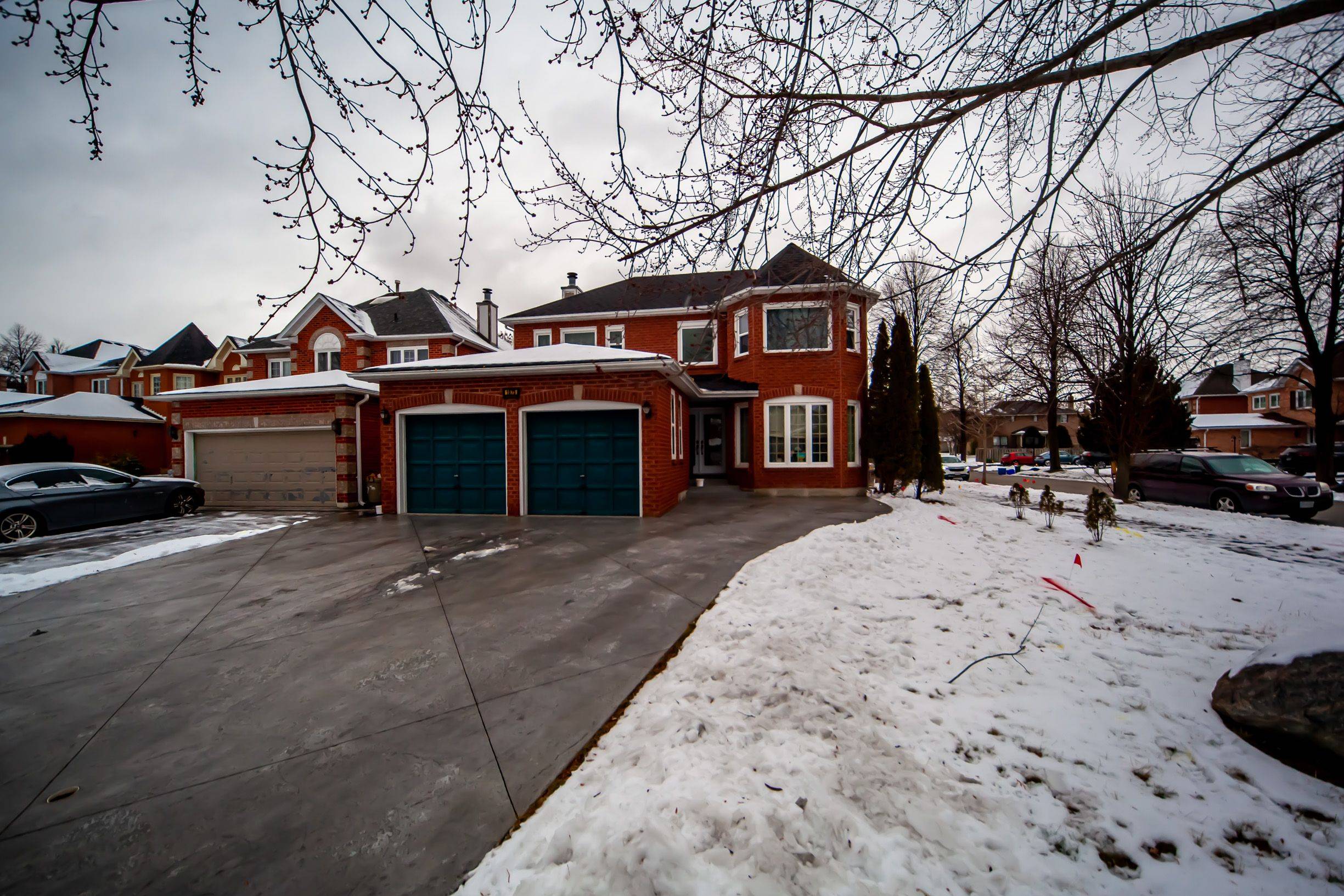 Durham, ON L1X 2R3,1075A Wildrose CRES