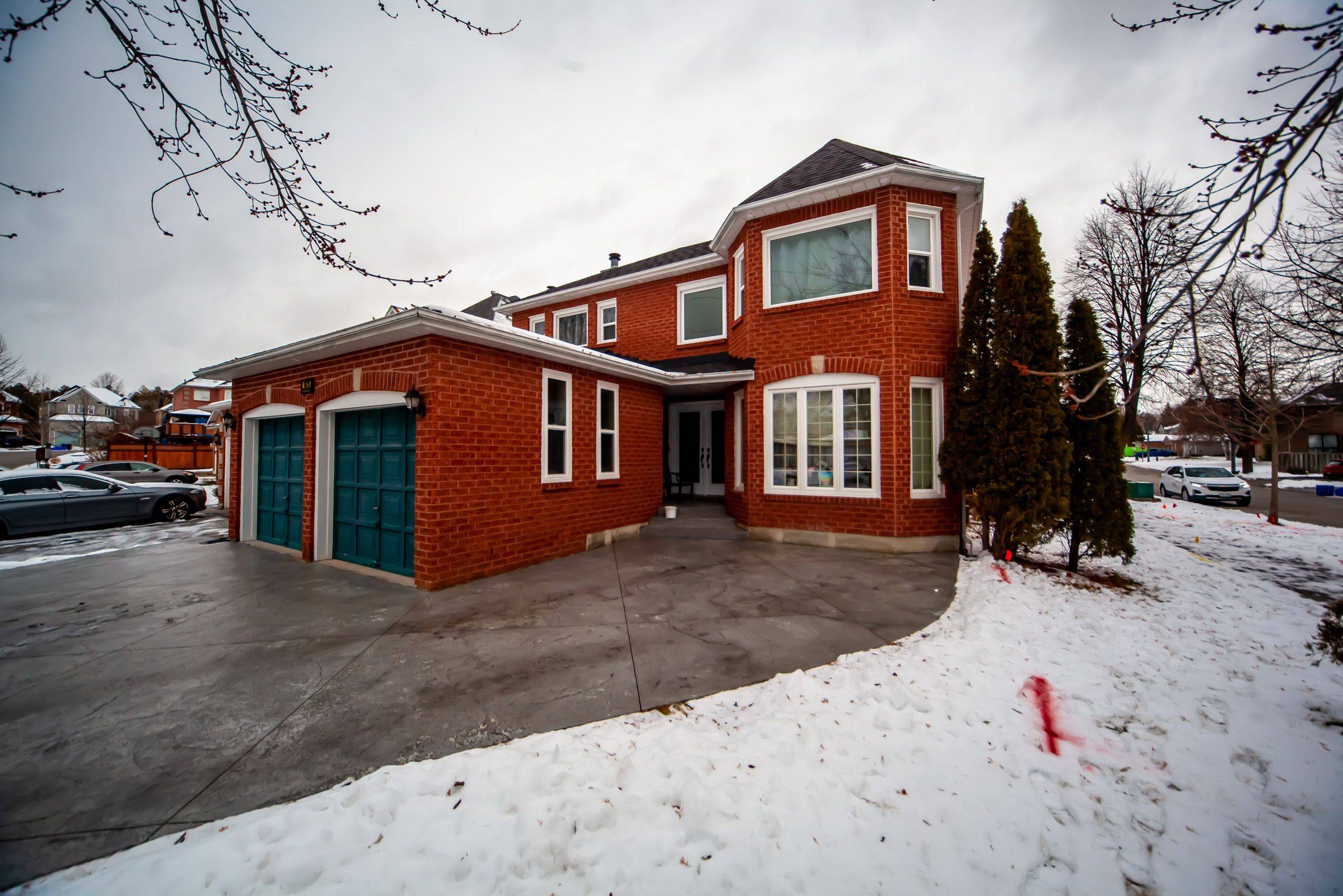 Durham, ON L1X 2R3,1075A Wildrose CRES