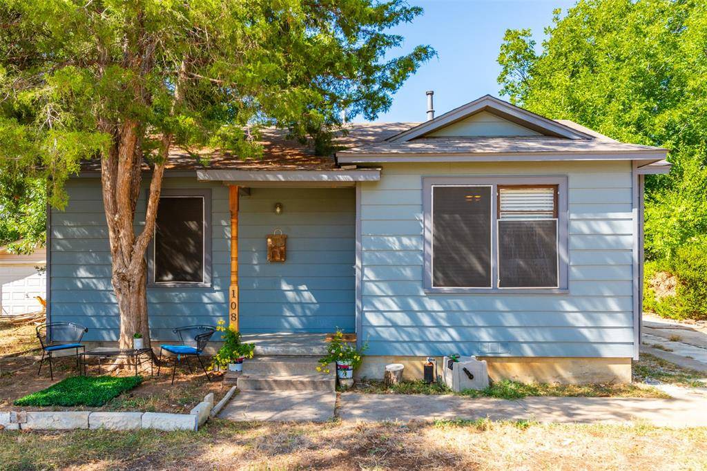 Burleson, TX 76028,108 Tarrant Avenue