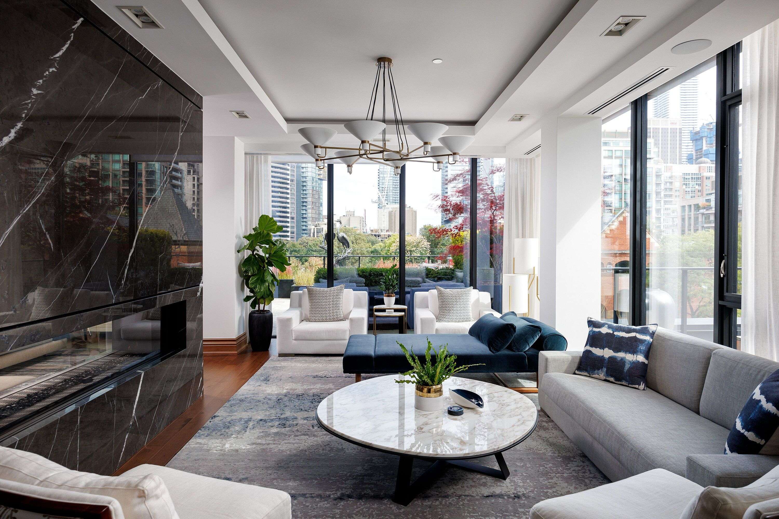 Toronto C02, ON M5R 2E2,36 Hazelton AVE #5B