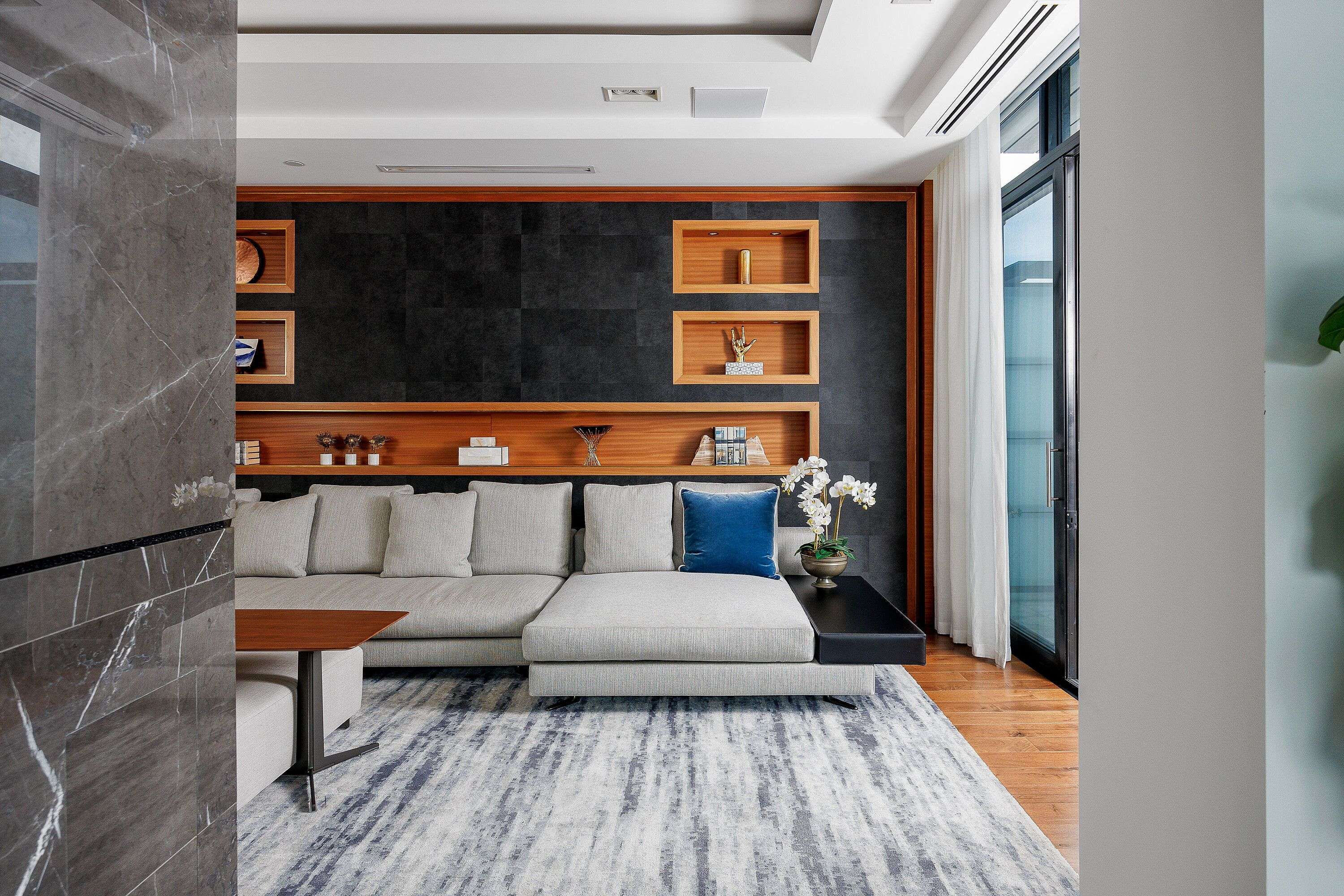 Toronto C02, ON M5R 2E2,36 Hazelton AVE #5B