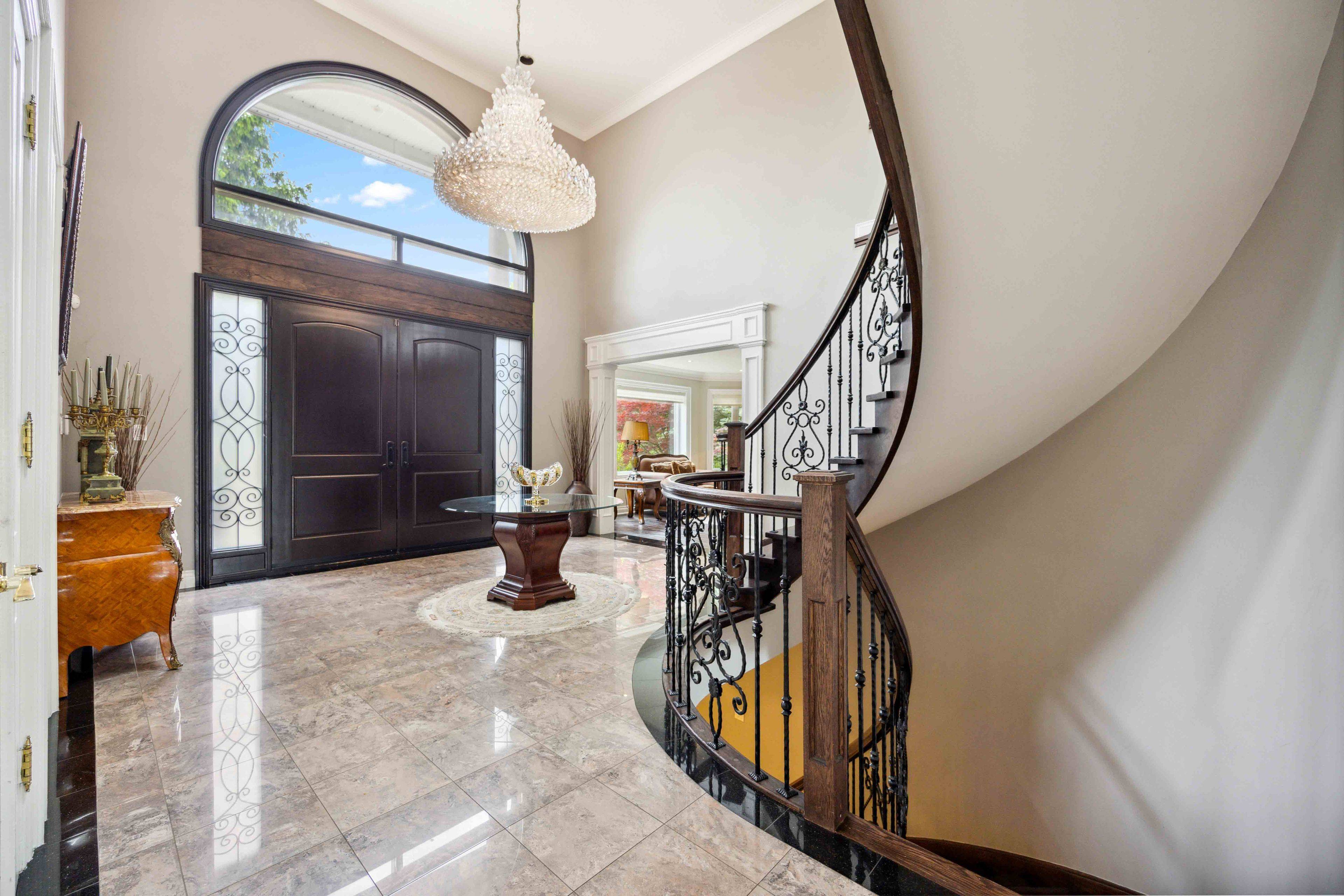 Vaughan, ON L6A 1G2,716 WOODLAND ACRES CRES