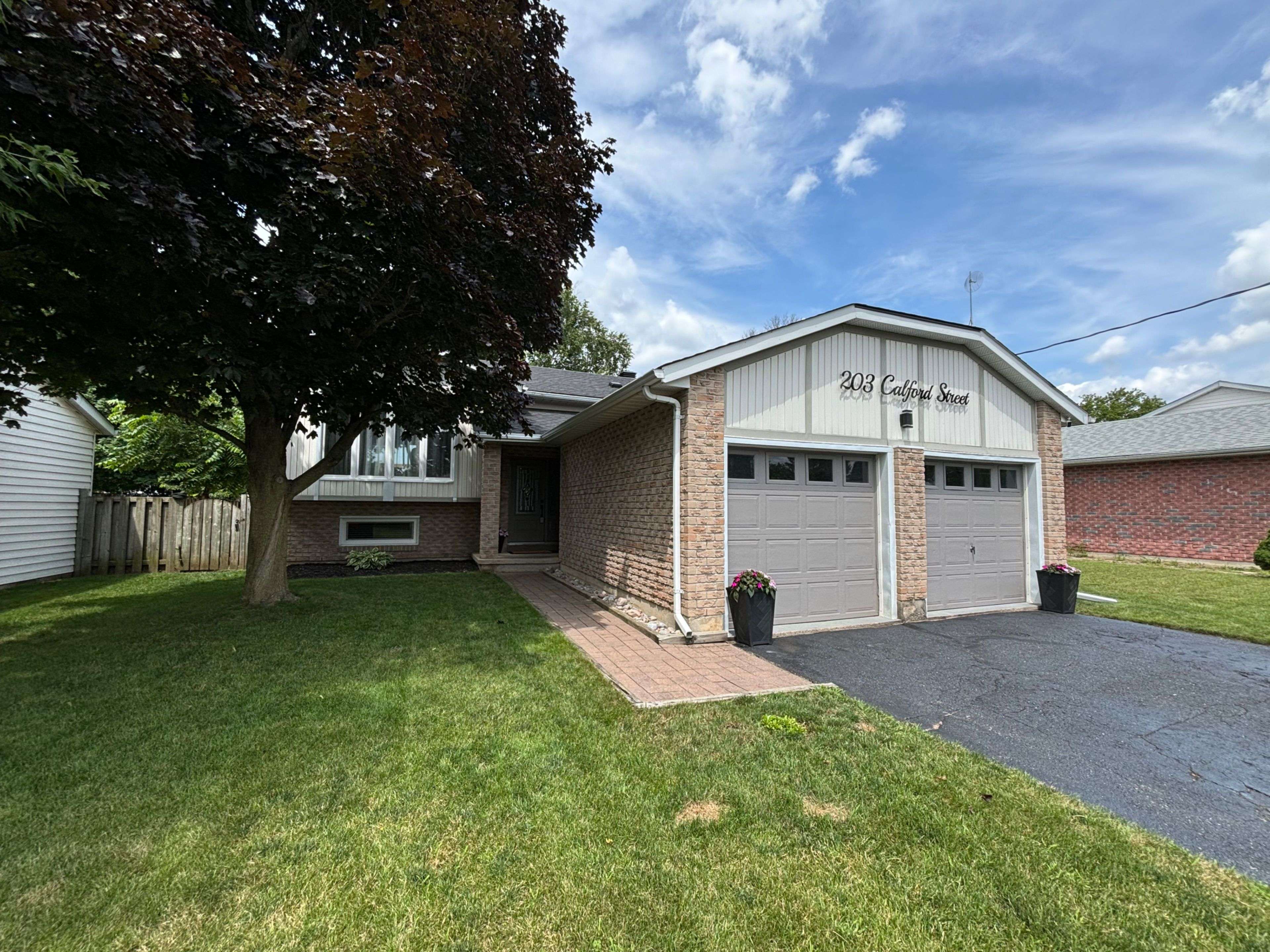 Simcoe, ON L0M 1B0,203 Calford ST