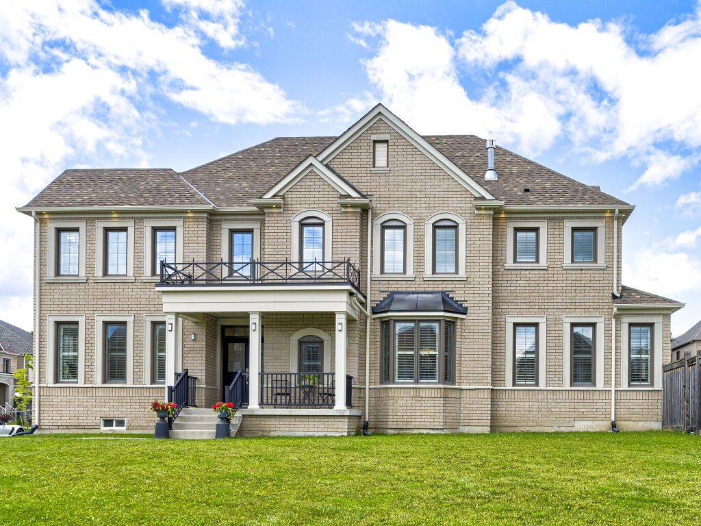 East Gwillimbury, ON L9N 0T3,67 Tesla CRES #cres