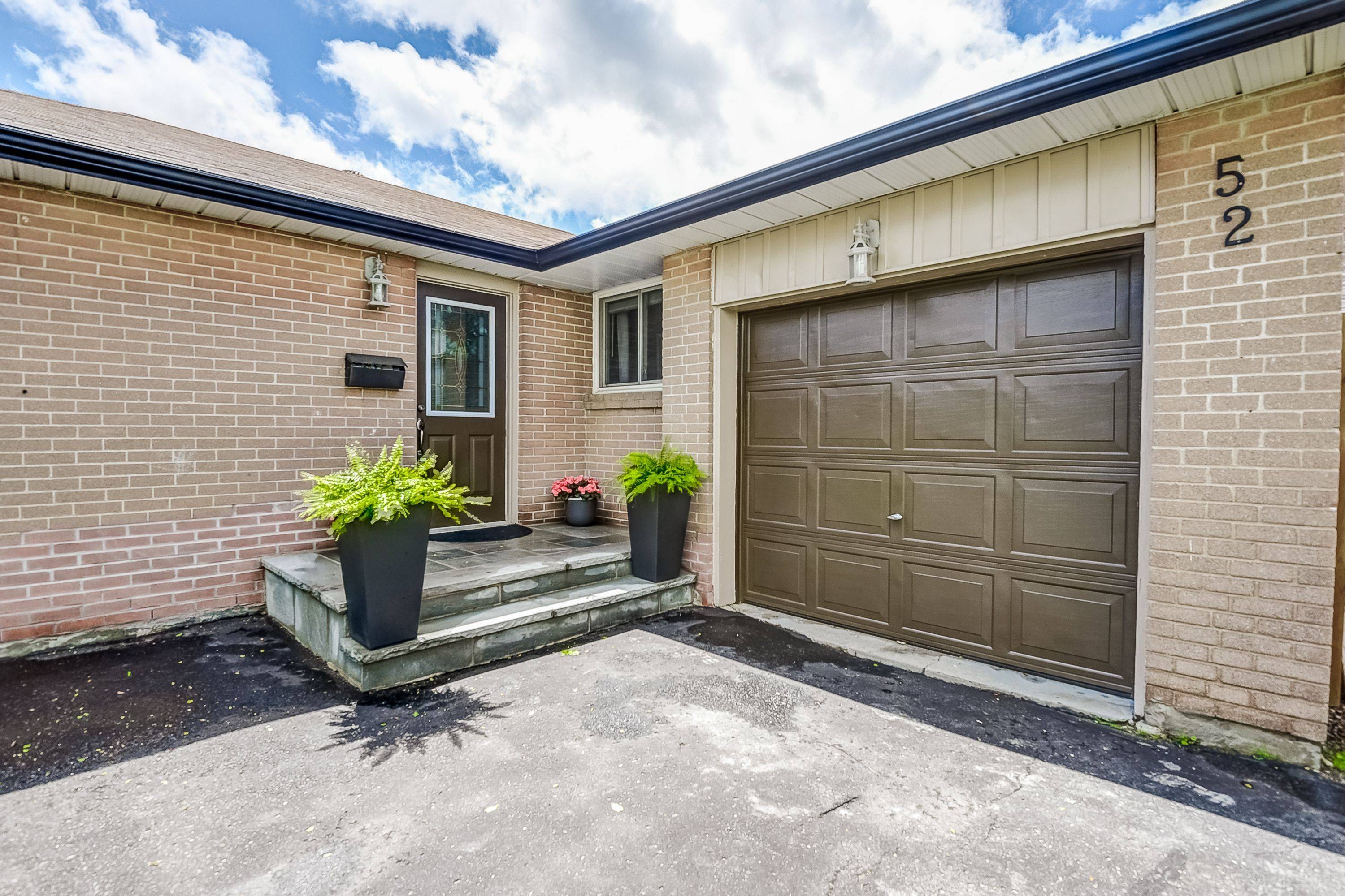 Brampton, ON L6T 1N9,52 Dunbarton CRES