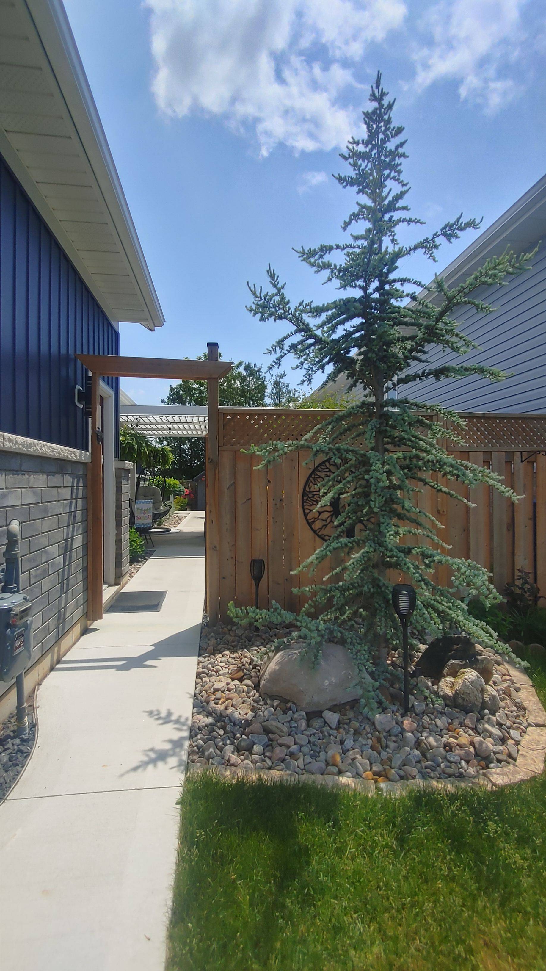 Chatham-kent, ON N0P 1A0,74 LANZ BLVD