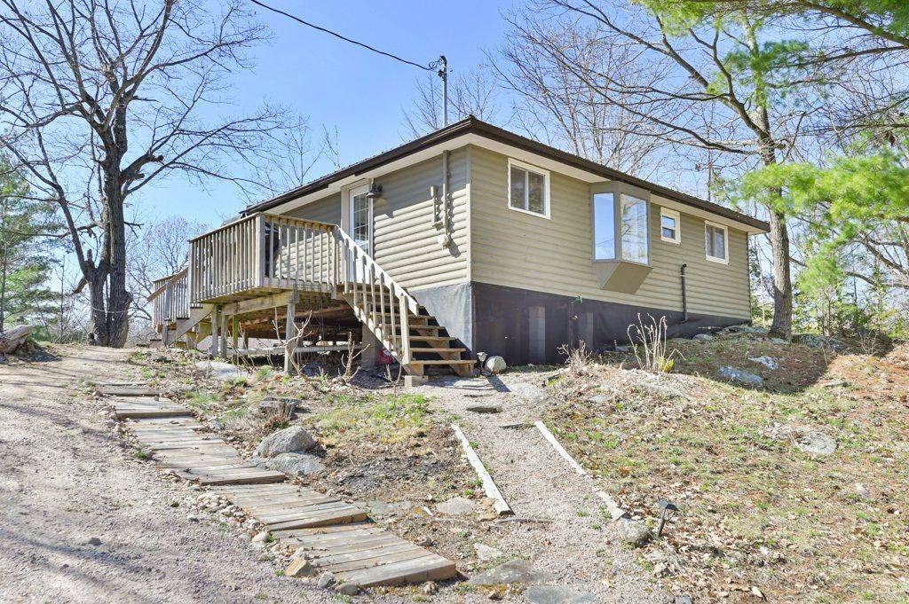 Central Frontenac, ON K0H 1B0,1080 Big Bay DR W