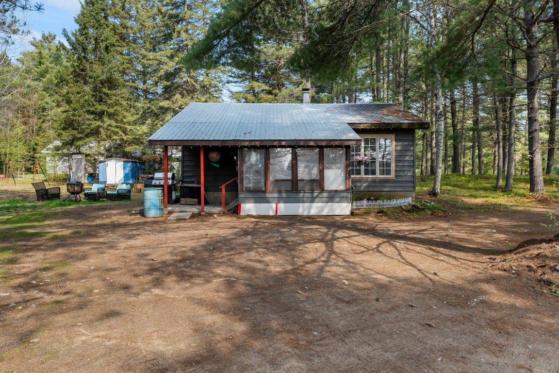 Hastings Highlands, ON K0L 2R0,19 Papineau Lake RD