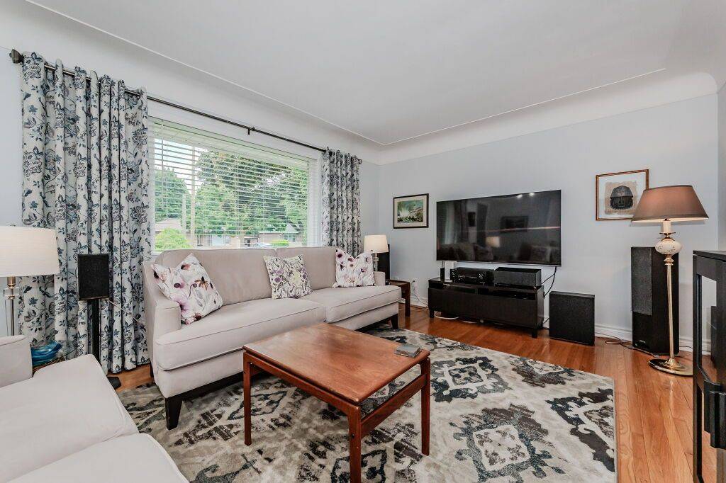 Kitchener, ON N2M 1R2,55 Admiral RD