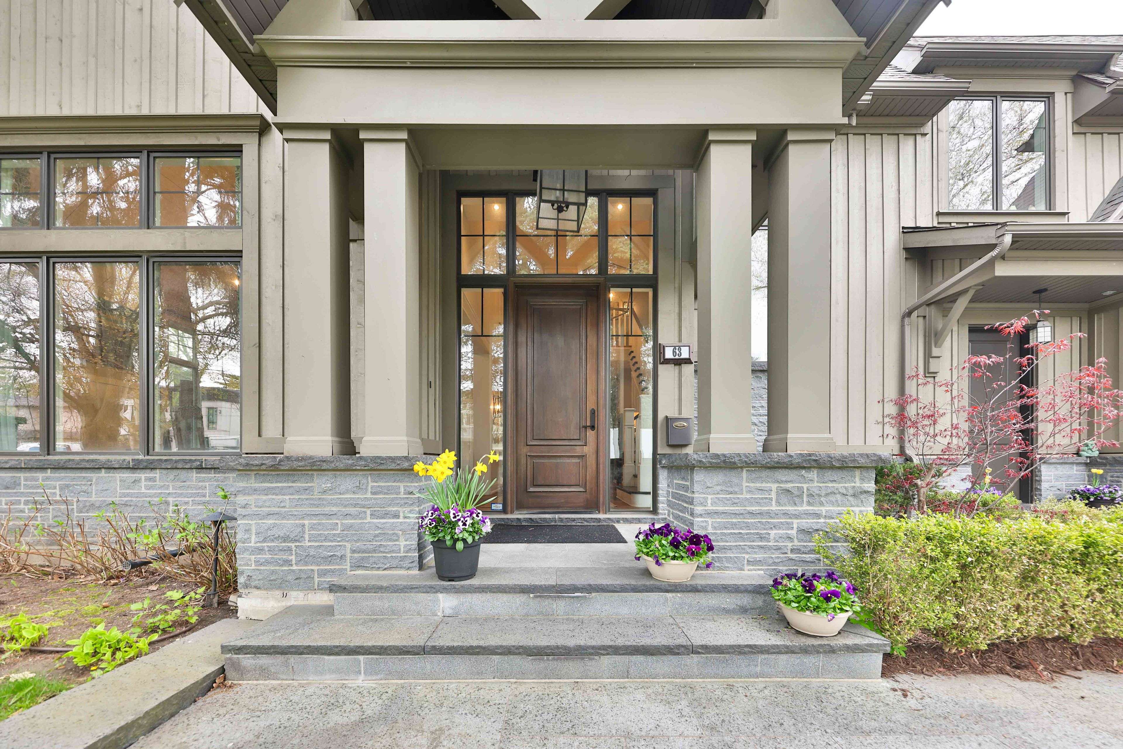 Mississauga, ON L5G 2B1,63 Veronica DR