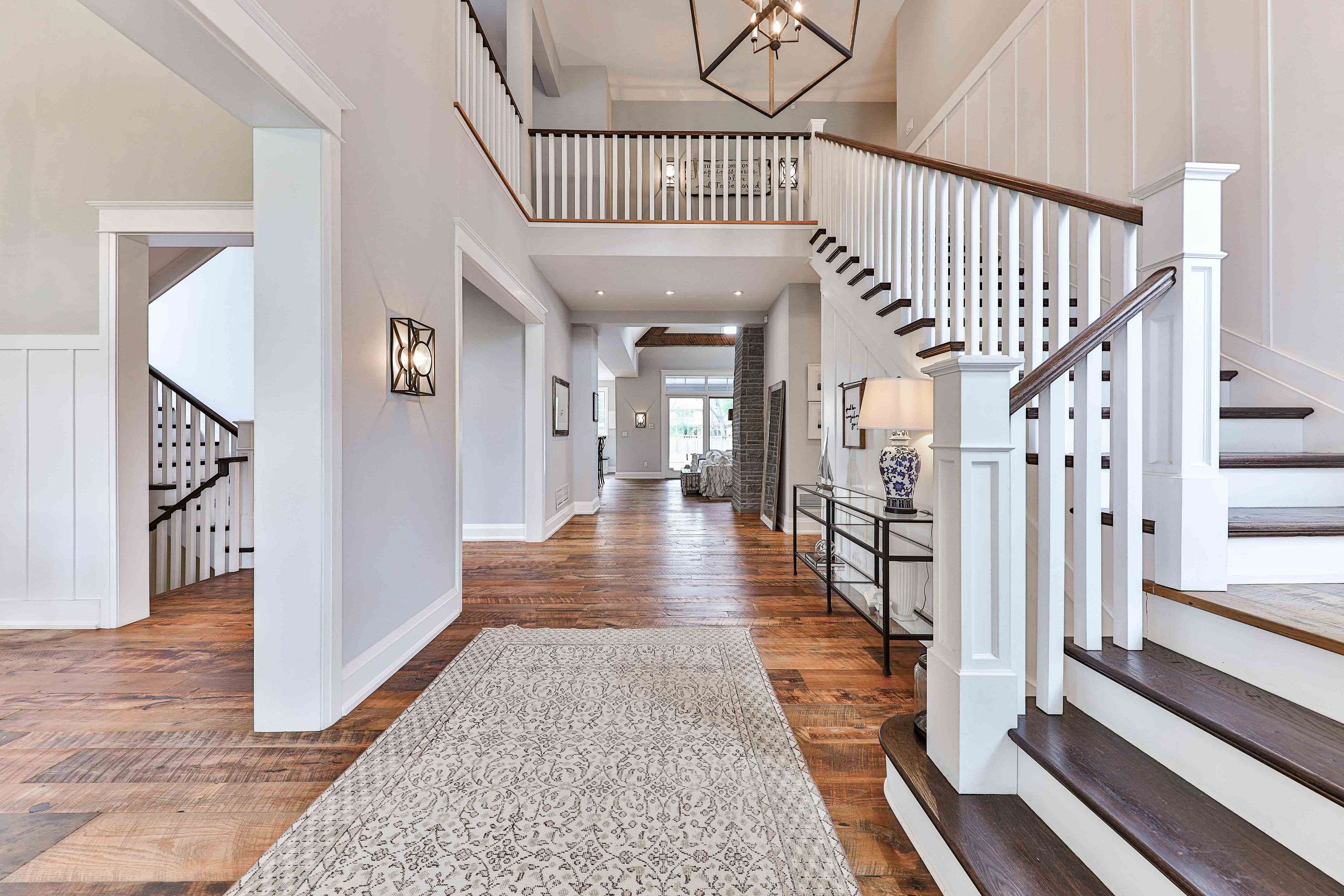 Mississauga, ON L5G 2B1,63 Veronica DR