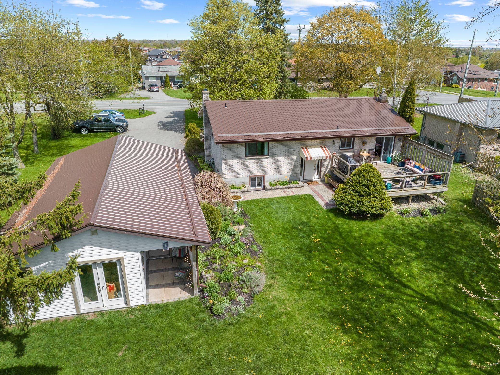 Belleville, ON K8N 0P1,374 Farnham RD