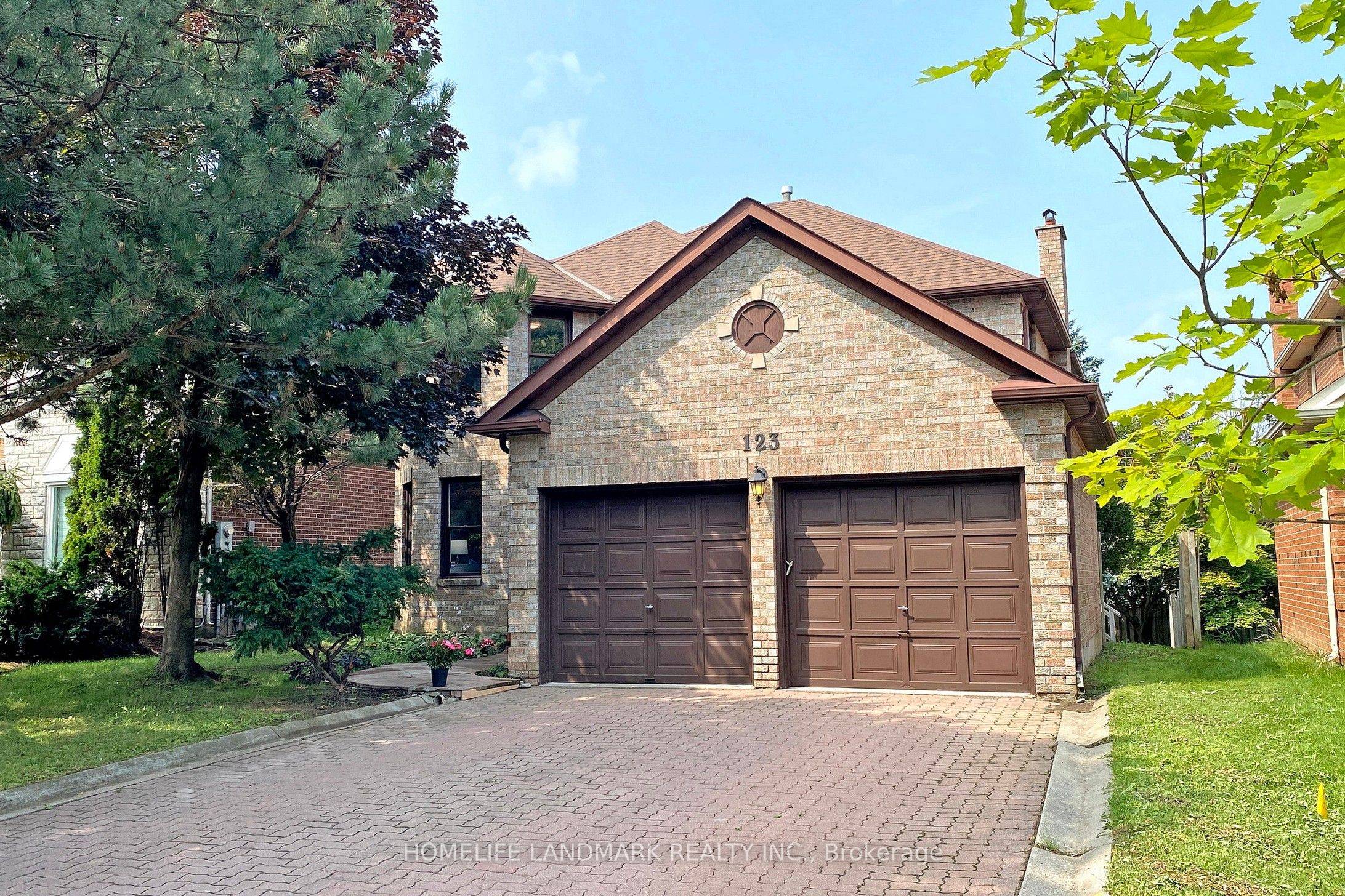 Richmond Hill, ON L4B 2B1,123 Blackmore AVE W