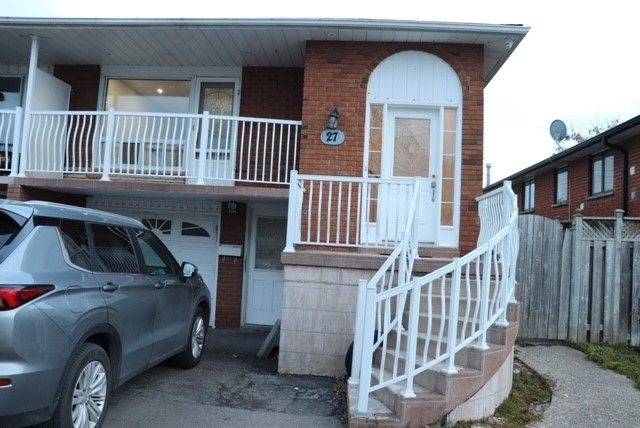 Brampton, ON L6V 2P9,27 Tolton DR