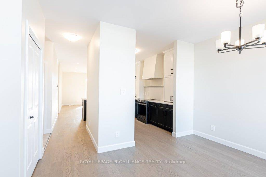 Belleville, ON K8N 0T2,40 Athabaska DR