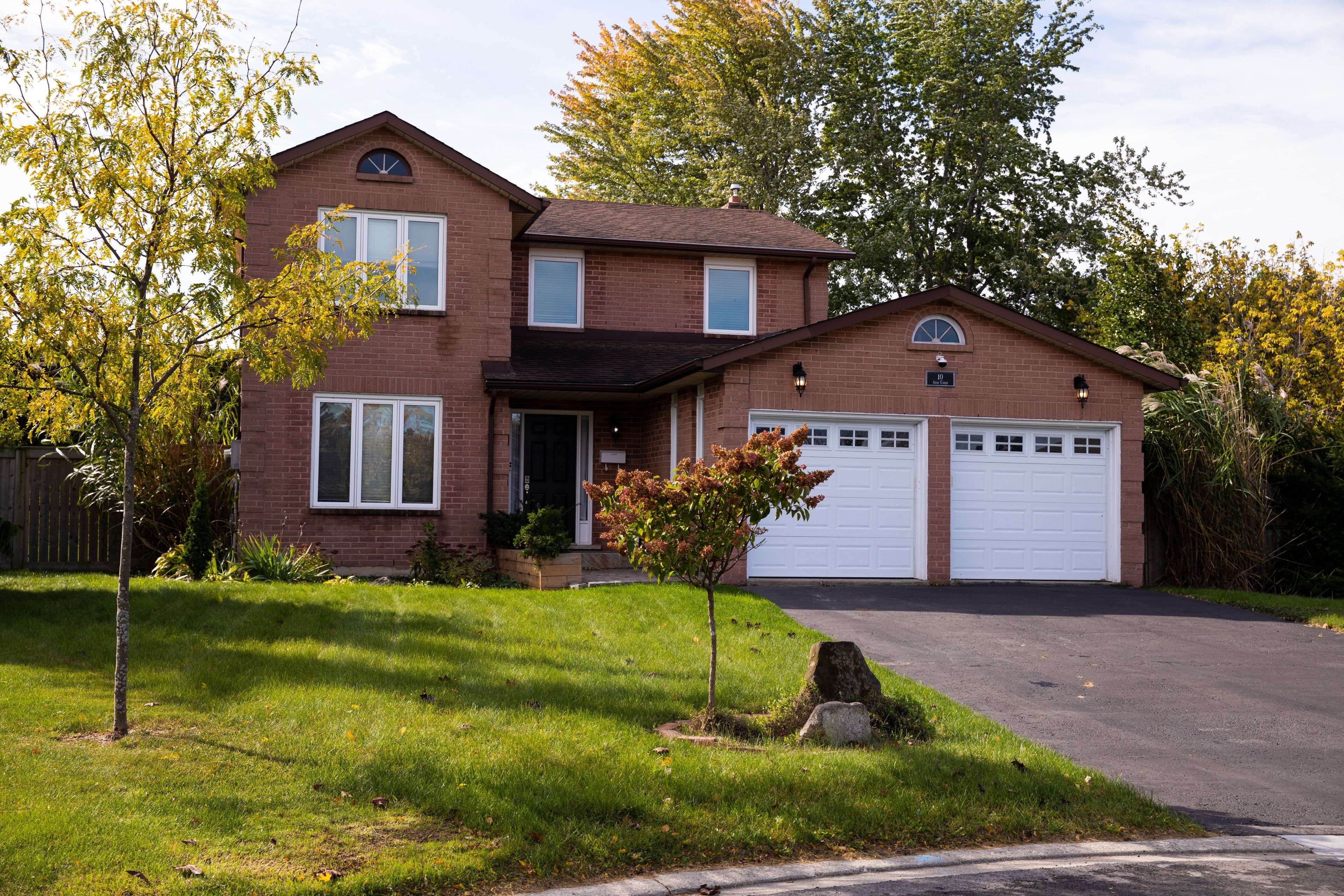 Grimsby, ON L3M 5B3,10 Anne CT