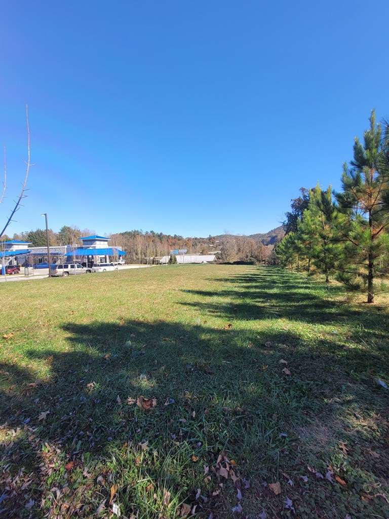 Murphy, NC 28906,727HIWASSEE ST