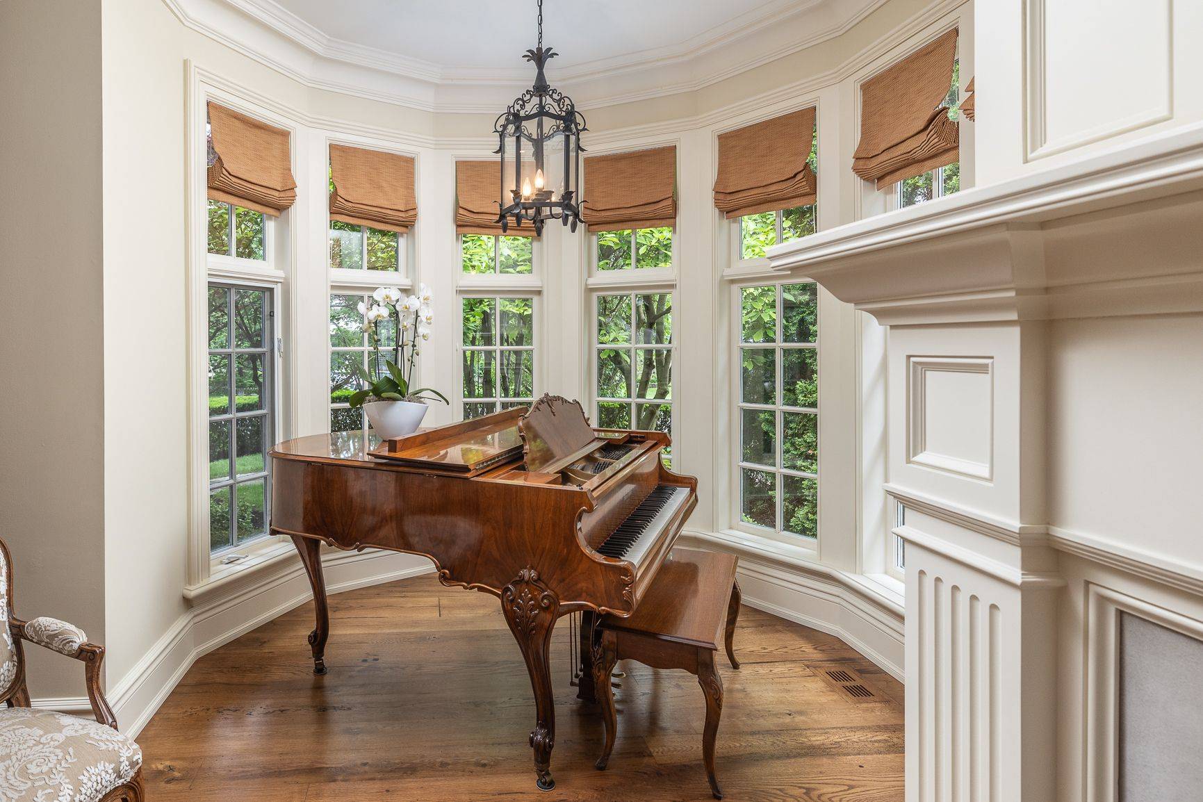 Toronto C12, ON M4N 1E2,17 Stratheden RD