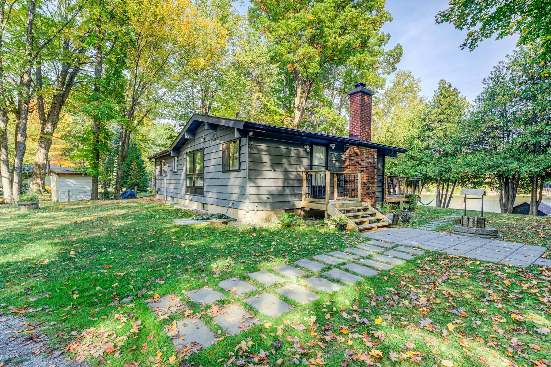 Kawartha Lakes, ON K0M 2T0,6 Cardinal DR