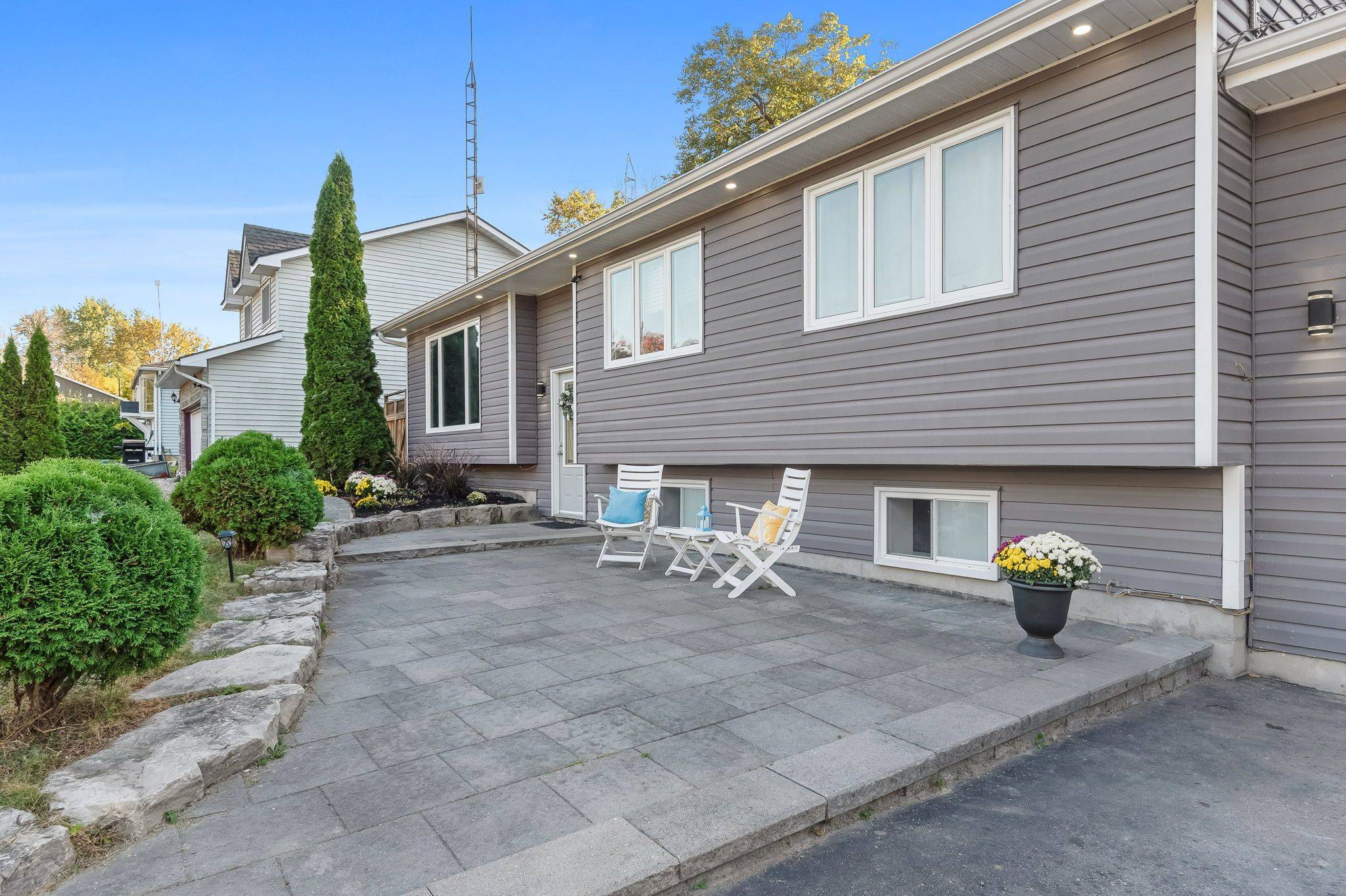 Scugog, ON L0B 1E0,42 First ST