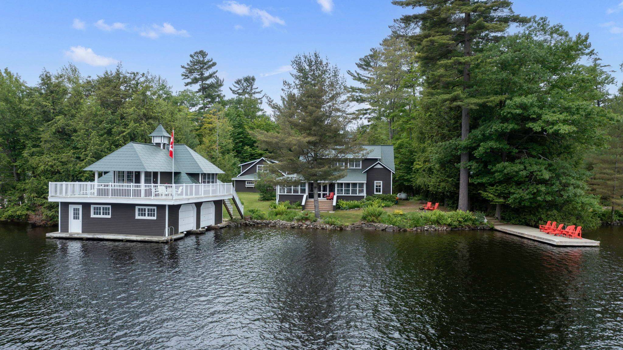 Muskoka Lakes, ON P0C 1A0,1016 Currie ST