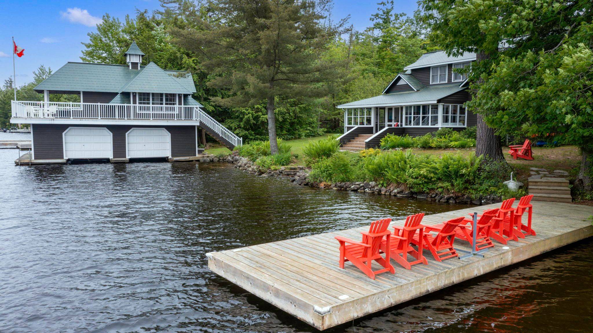 Muskoka Lakes, ON P0C 1A0,1016 Currie ST